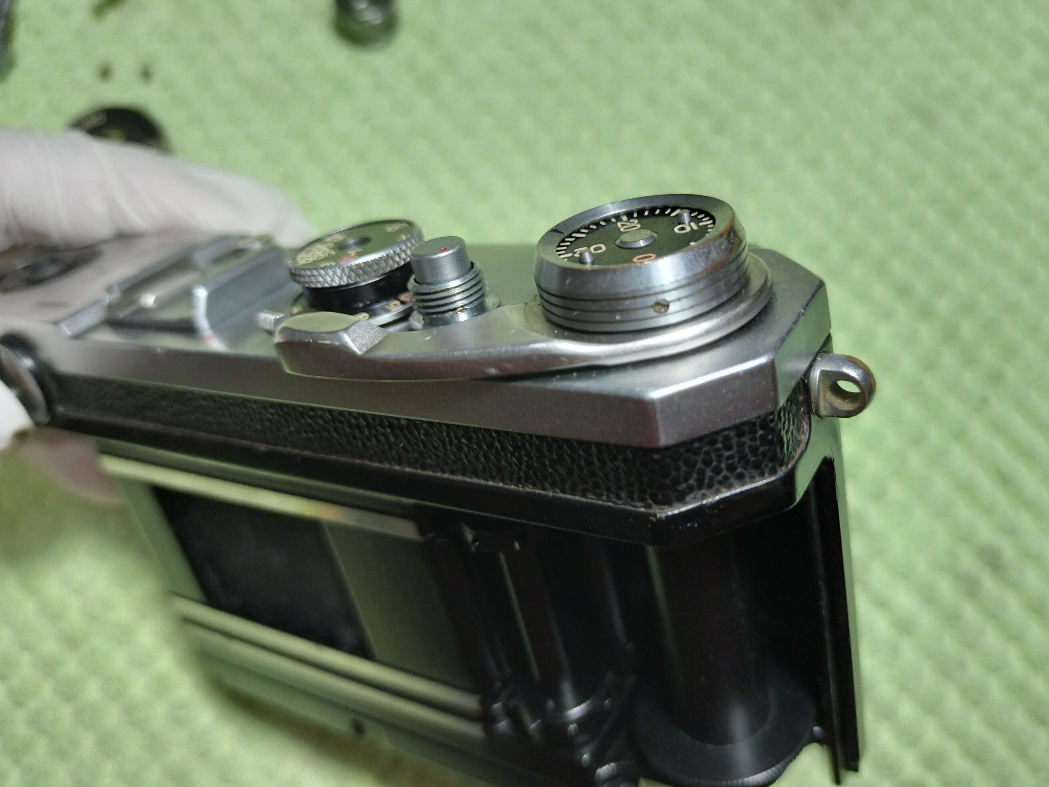 Nikon S2のトップカバー分解｜フィルムカメラ修理のアクアカメラ