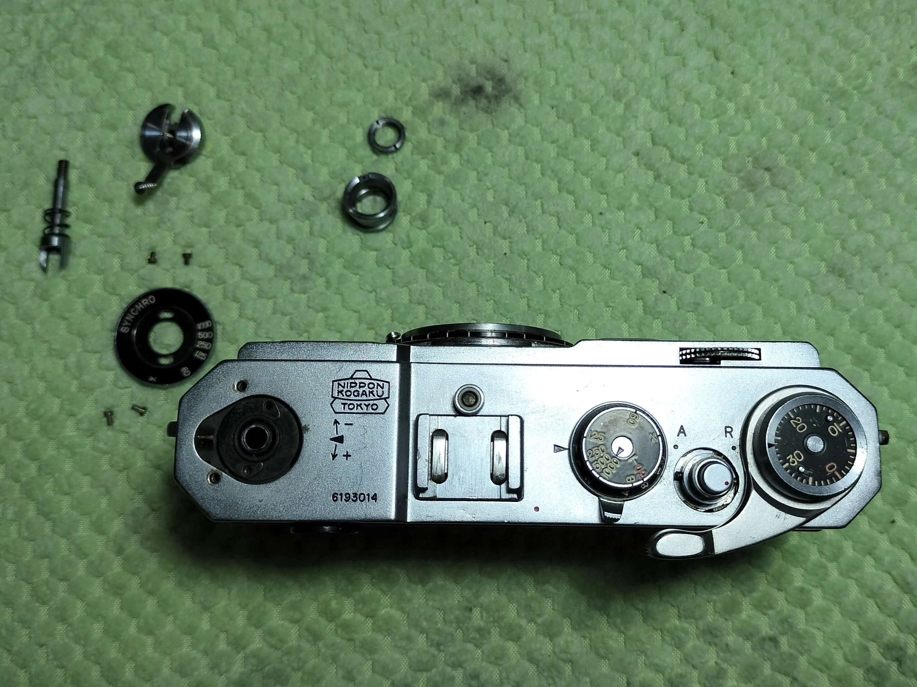 Nikon S2のトップカバー分解｜フィルムカメラ修理のアクアカメラ