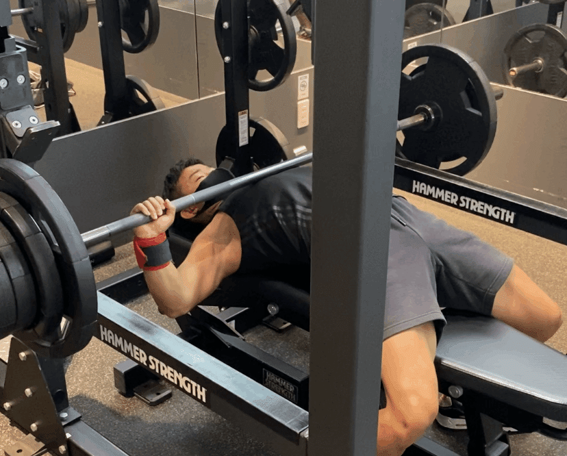 パーソナルトレーナーつけるべきか否か｜あらトレ／効率よくベンチ