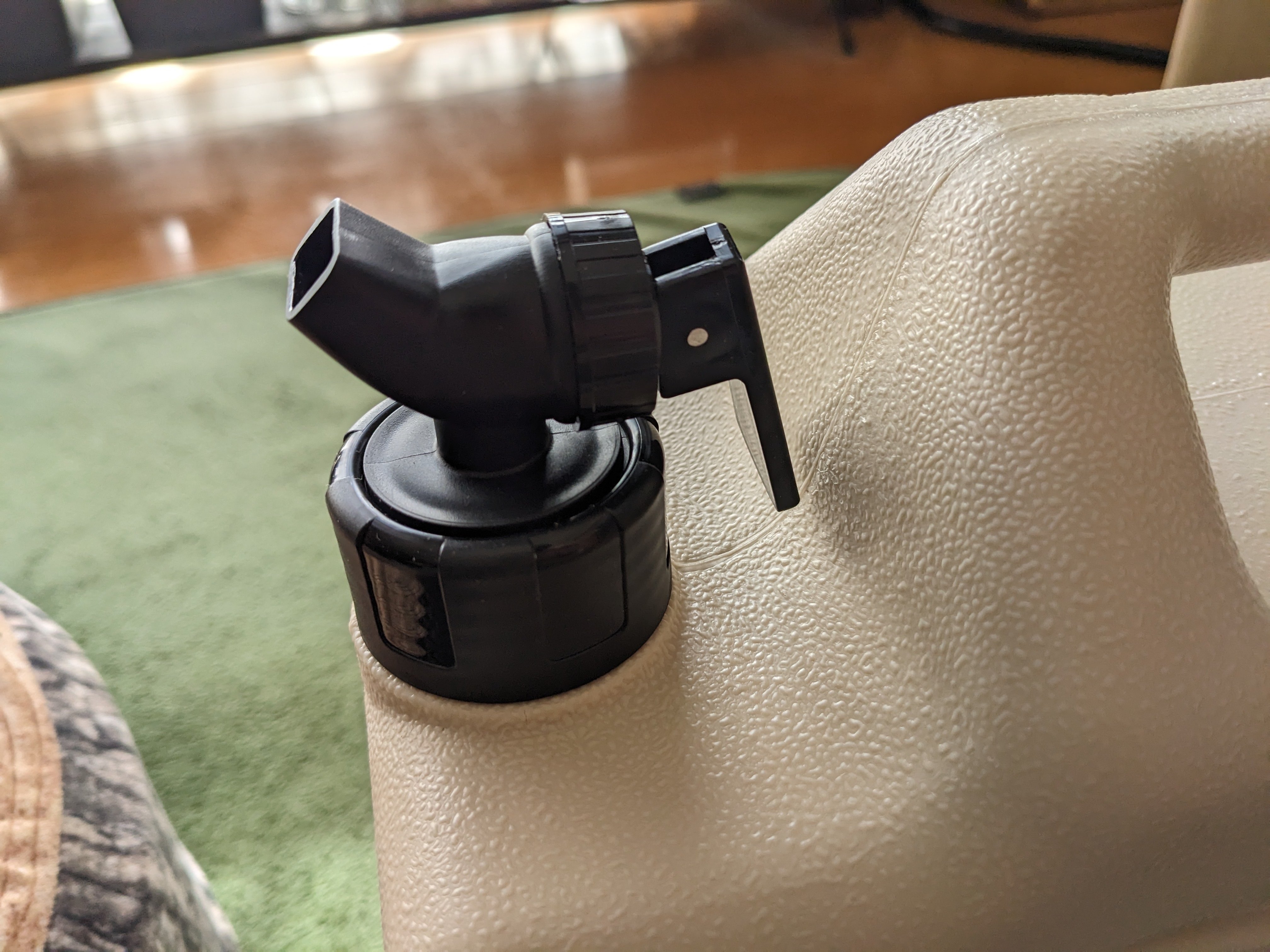 DOD(ディーオーディー) ジミニータンク 水専用 ウォータータンク 10L * Amazon | DOD(ディーオーディー) ジミニータンク 5L / 10L 水専用