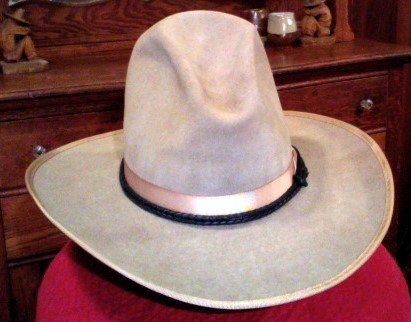 Stetson_cowboy_hat_1920s_renovated.jpg