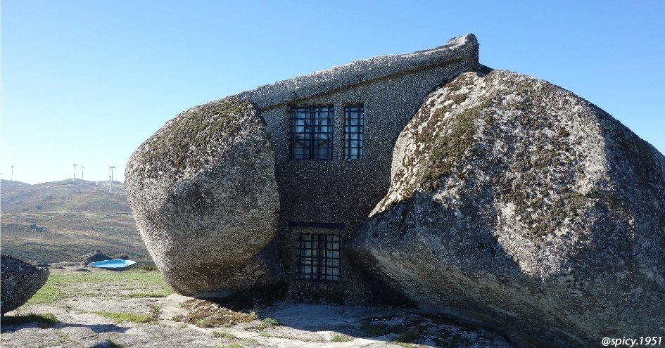 ファフェの石の家 ｜山際 認 / 建築家