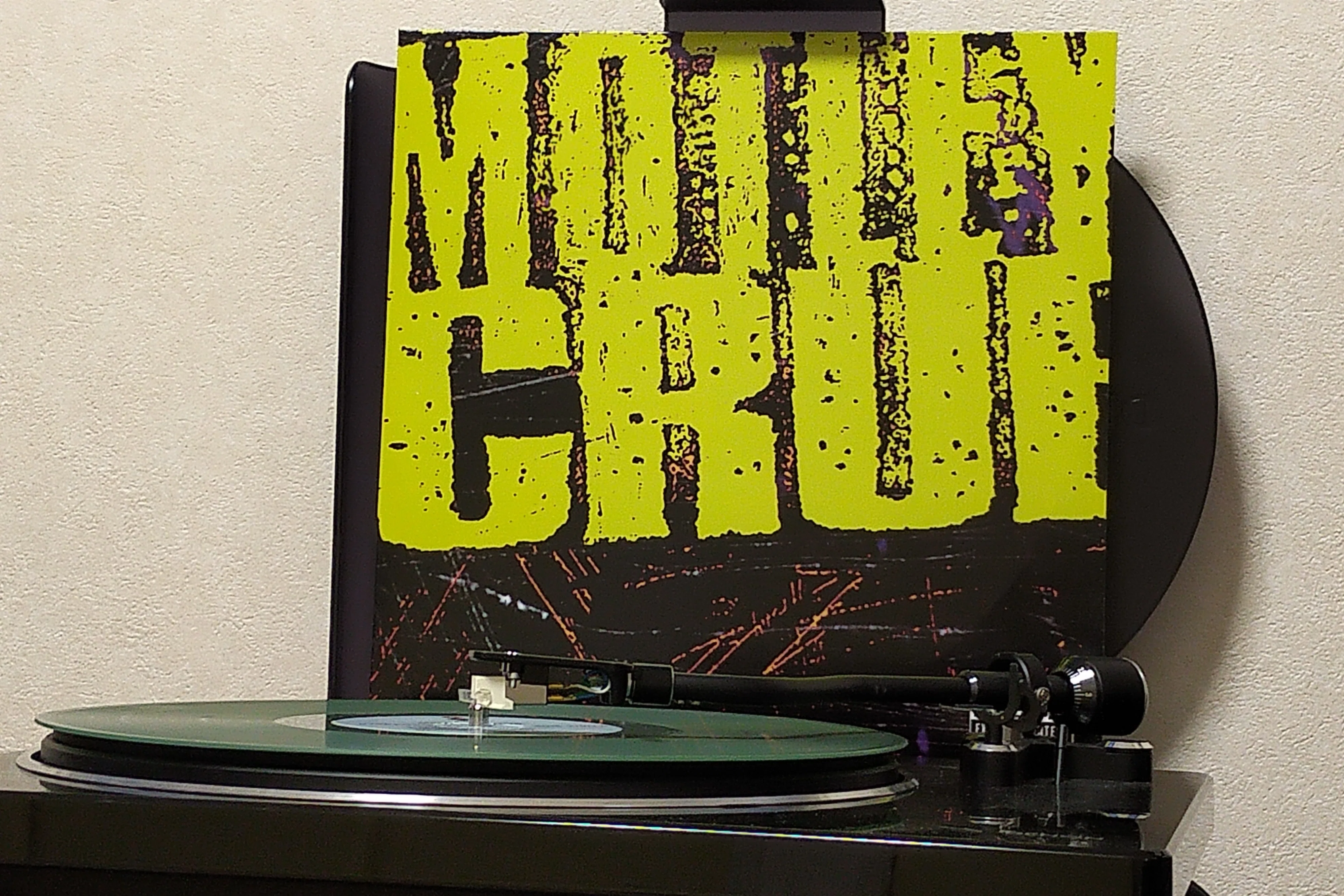 Motley CrueのMotley Crue グランジ・オルタナをうまく取り入れながら