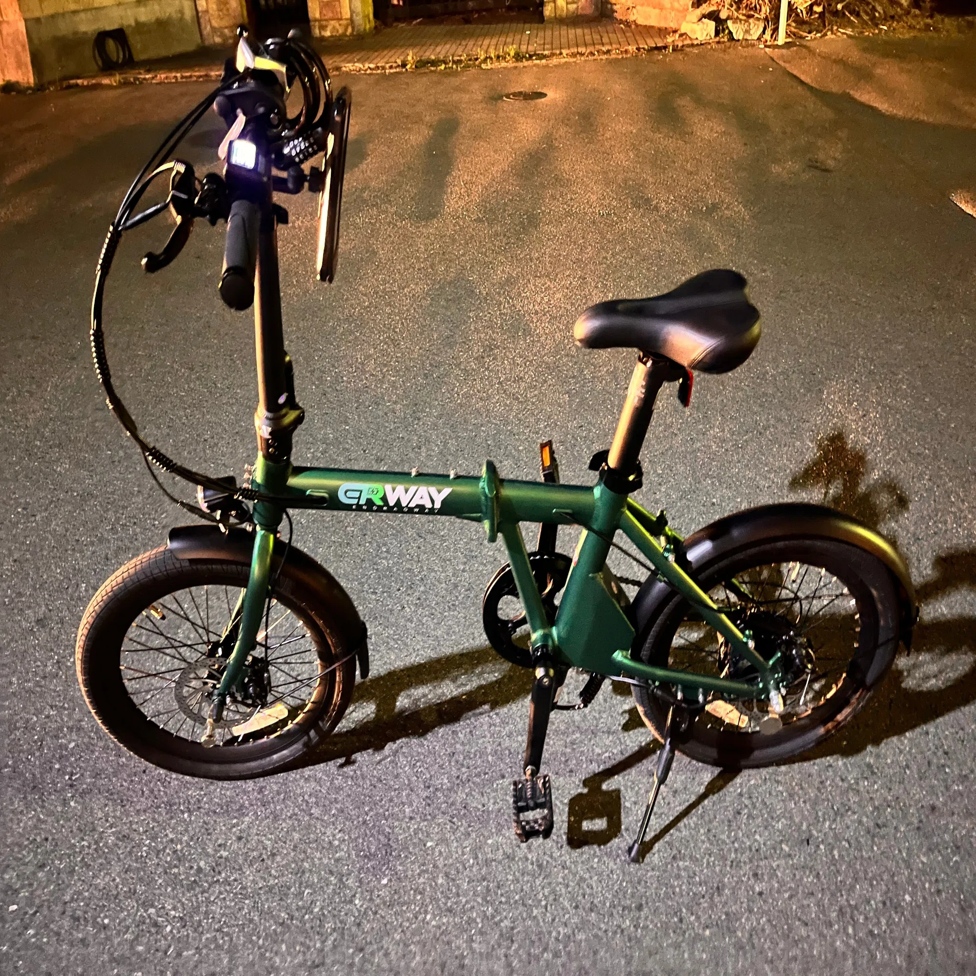 電動アシスト付き折りたたみ自転車「ERWAY A01」で職場から自宅まで 