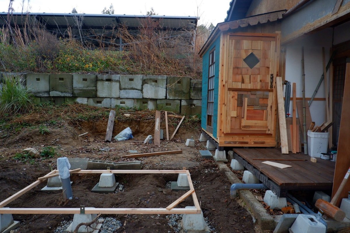 トイレ小屋 