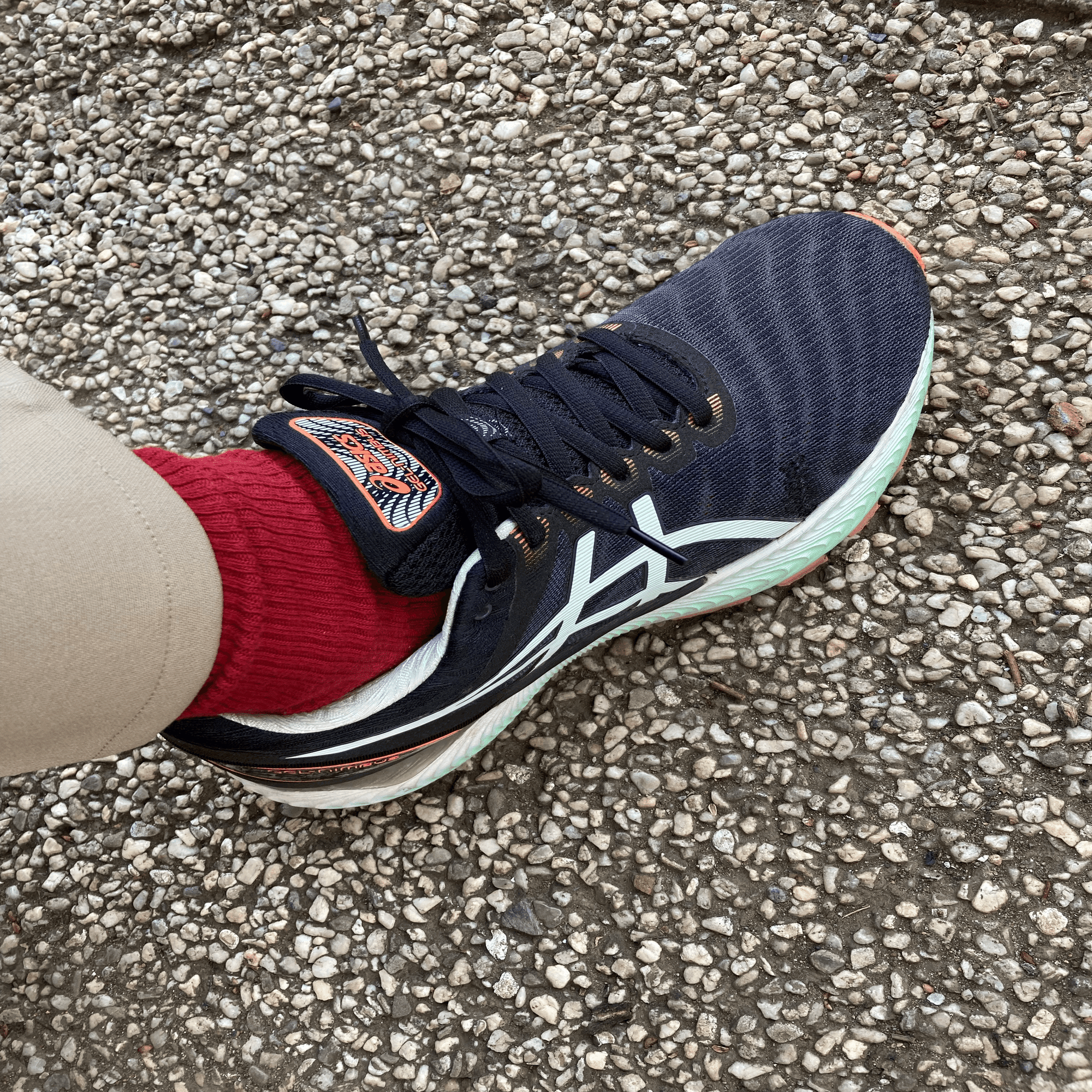 スニーカー好きさん 修理品 お気に入りのスニーカーを修理してもらった話｜桜谷