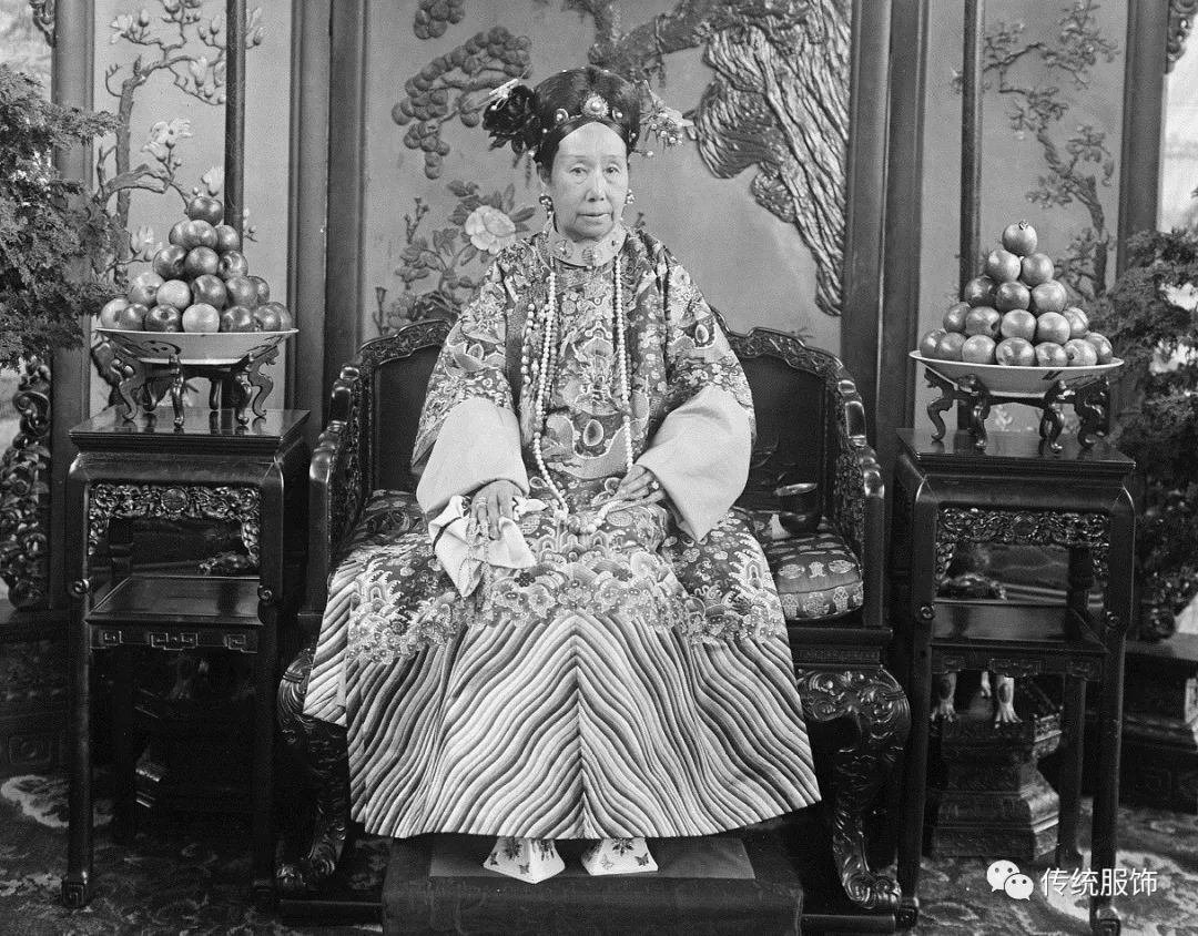 旧家蔵出　時代物　中国清代のアンティーク　貴族家三寸金蓮 女性の靴　飾り極上レア 旧家蔵出 時代物 中国清代のアンティーク 貴族家三寸金蓮 女性の
