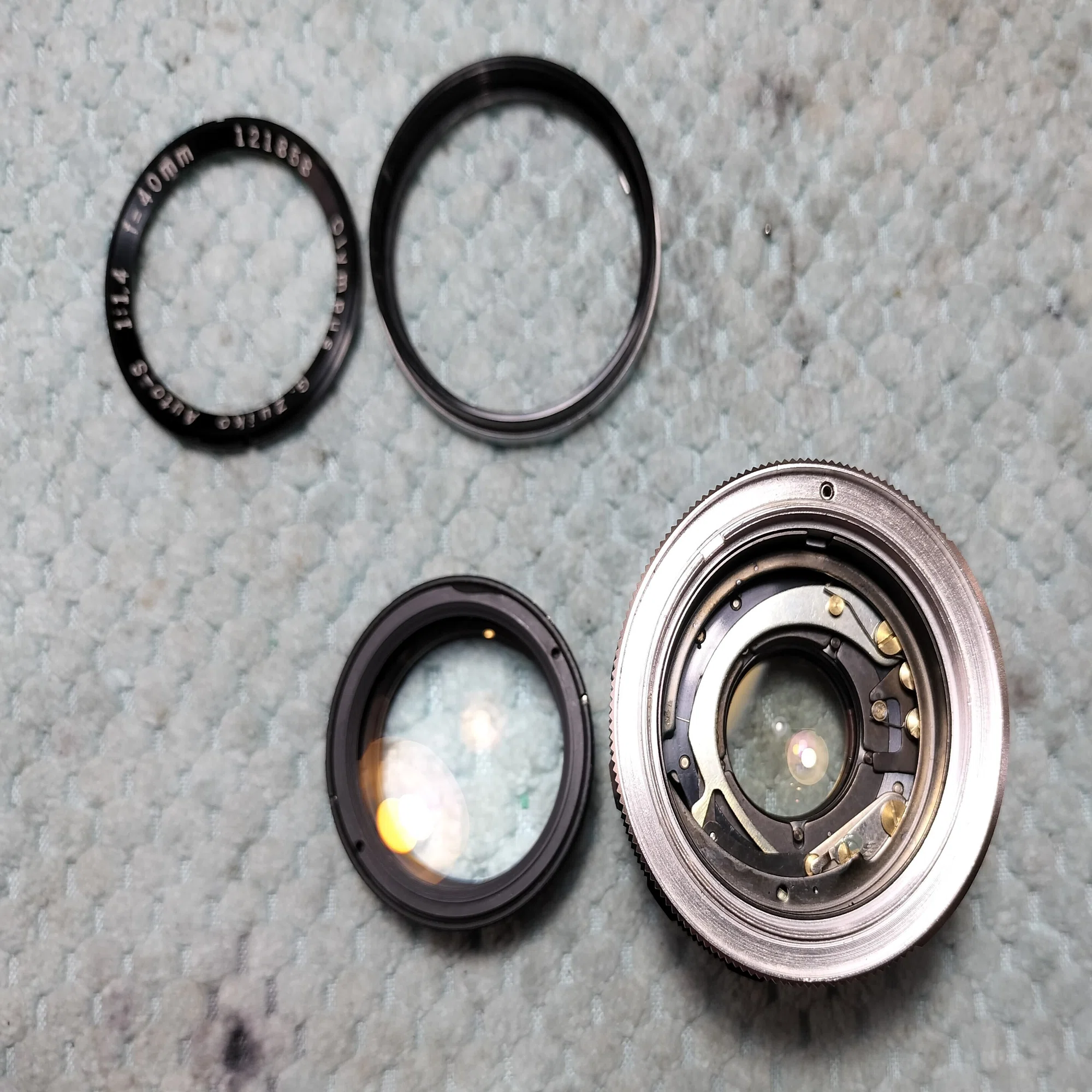 OLYMPUS G.ZUIKO 40mm F/1.4 ペンF用レンズの分解｜フィルムカメラ修理 