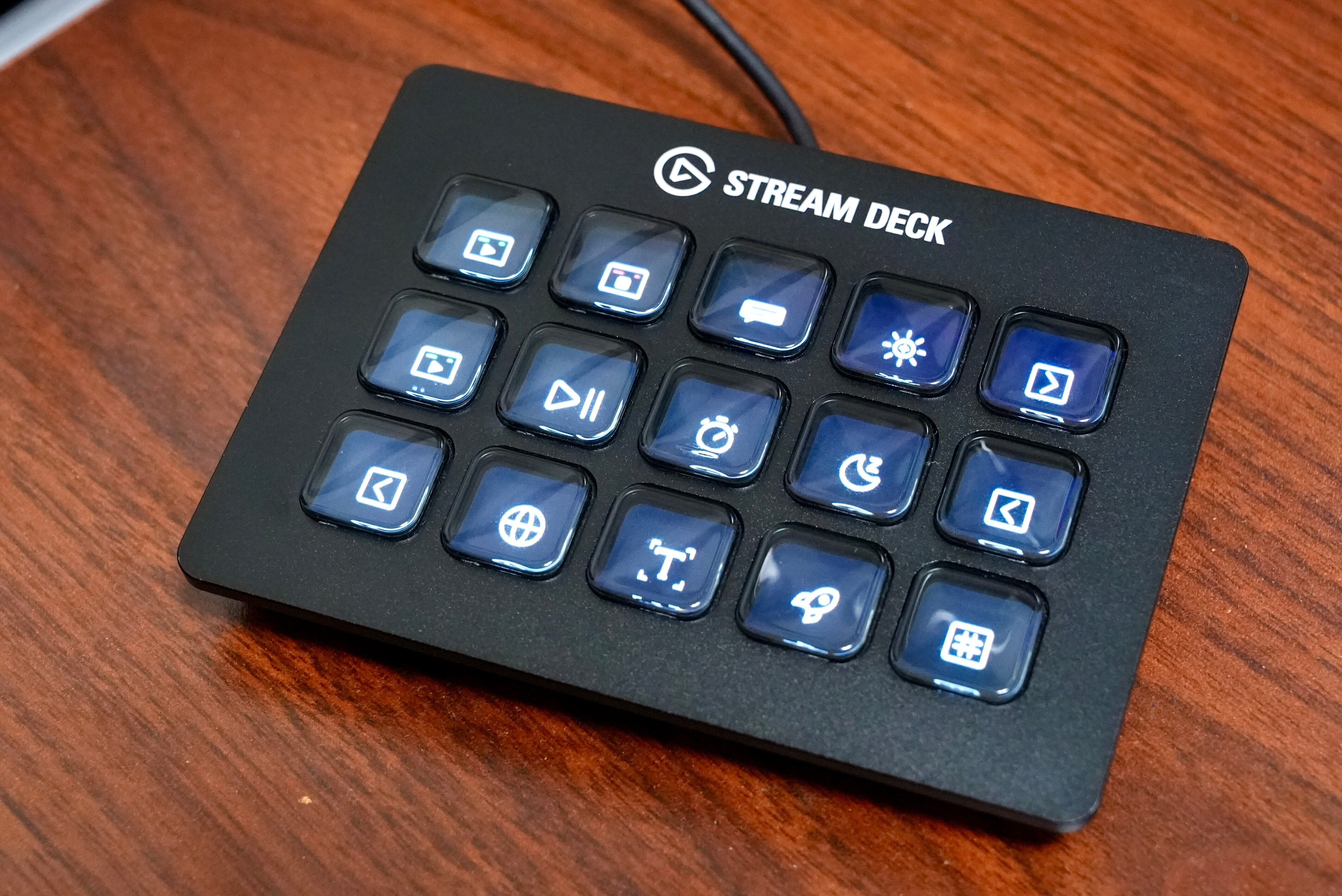 美品】Elgato Stream Deck (黒) 15キー配列（注目ショップ