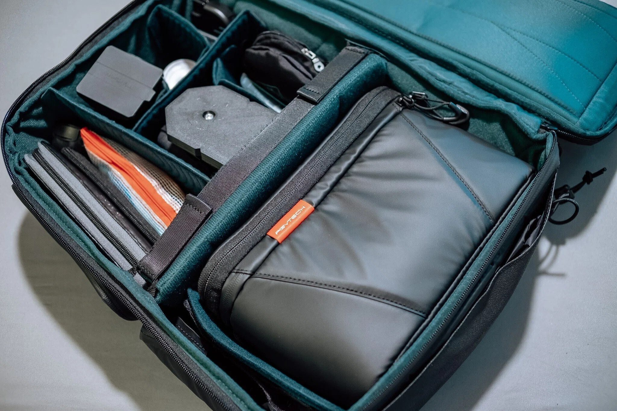 PGYTECH OneMo Backpack（ワンモーバックパック）トワイライトブラック