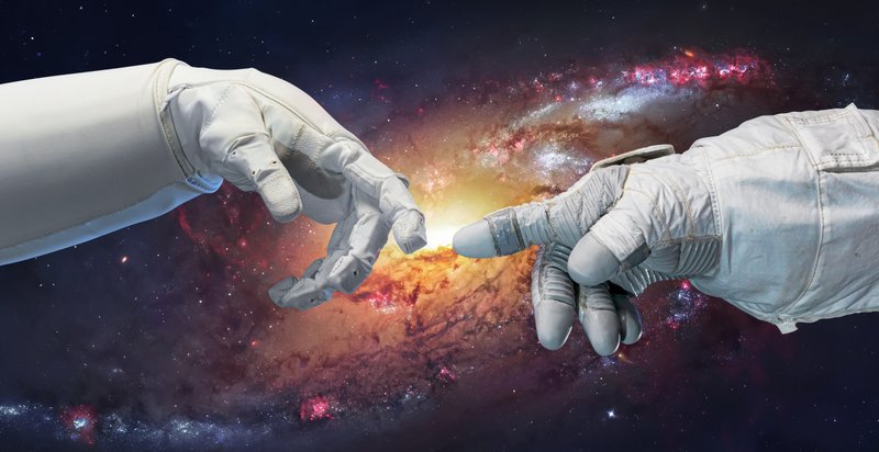 きらめく銀河系を背景に、宇宙空間で手を伸ばしあう二人の宇宙飛行士のイメージイラスト　宇宙服を着た手だけがアップになっている