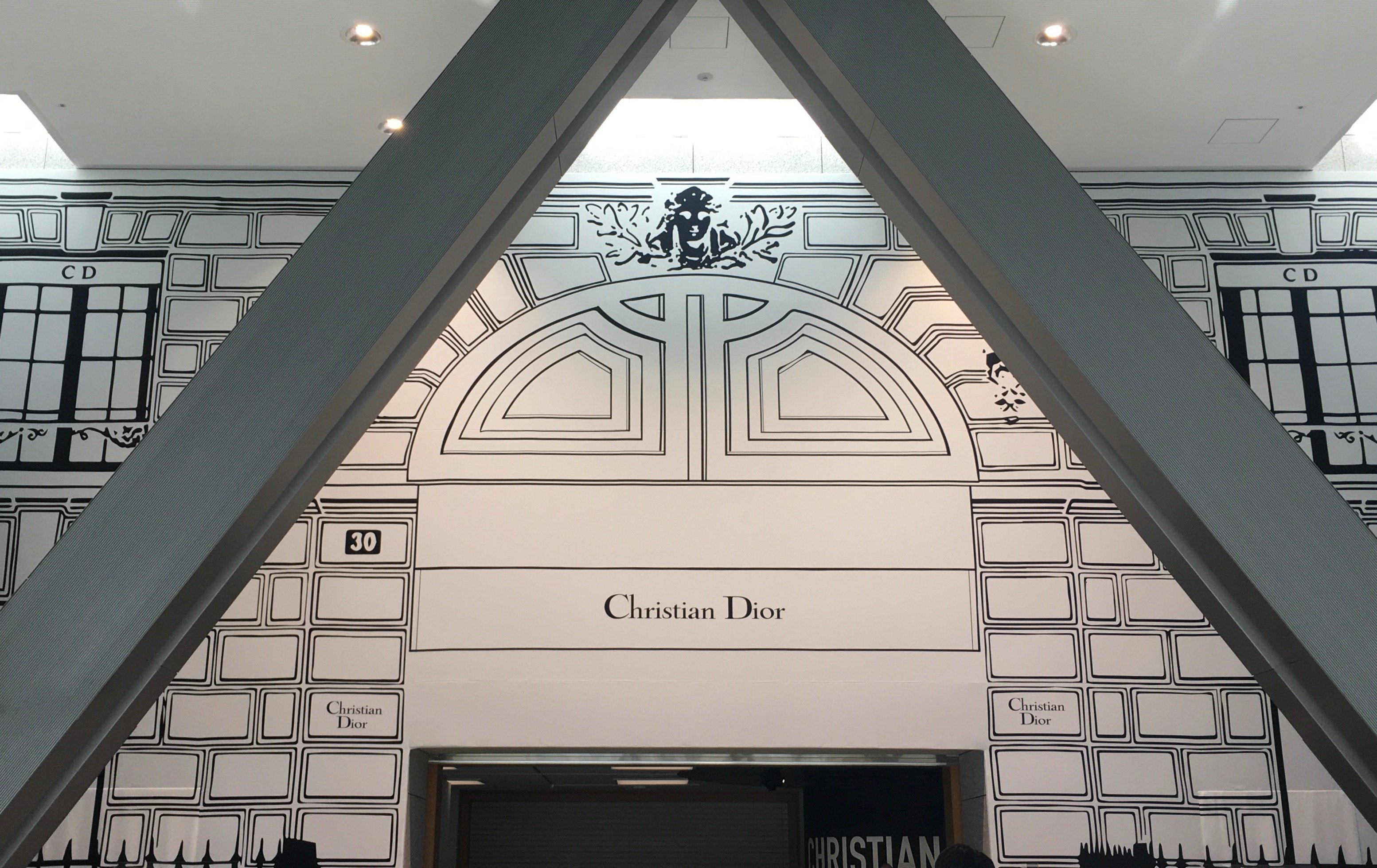 Tanishipi様検討中クリスチャン ディオール ドルフィン イルカ　ブローチ Christian Dior クリスチャン・ディオール ピンブローチ