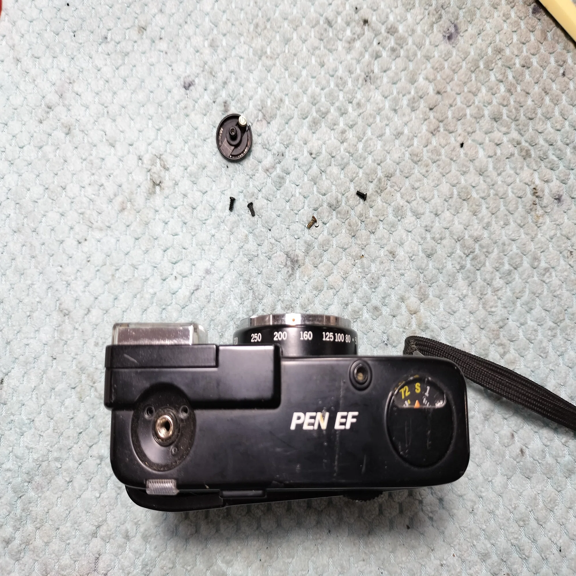 Olympus Pen EFの分解｜フィルムカメラ修理のアクアカメラ