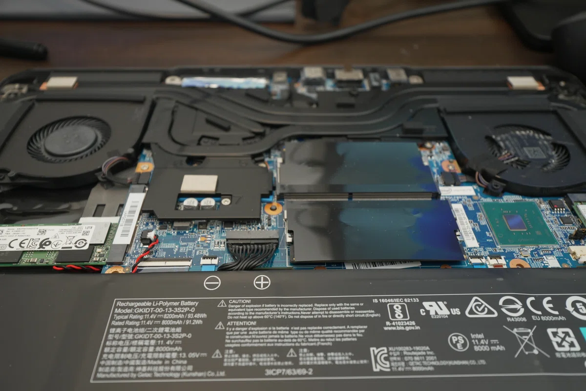 ノートパソコン GALLERIA GCR2070RGF-QCのメモリを交換した話｜物欲 