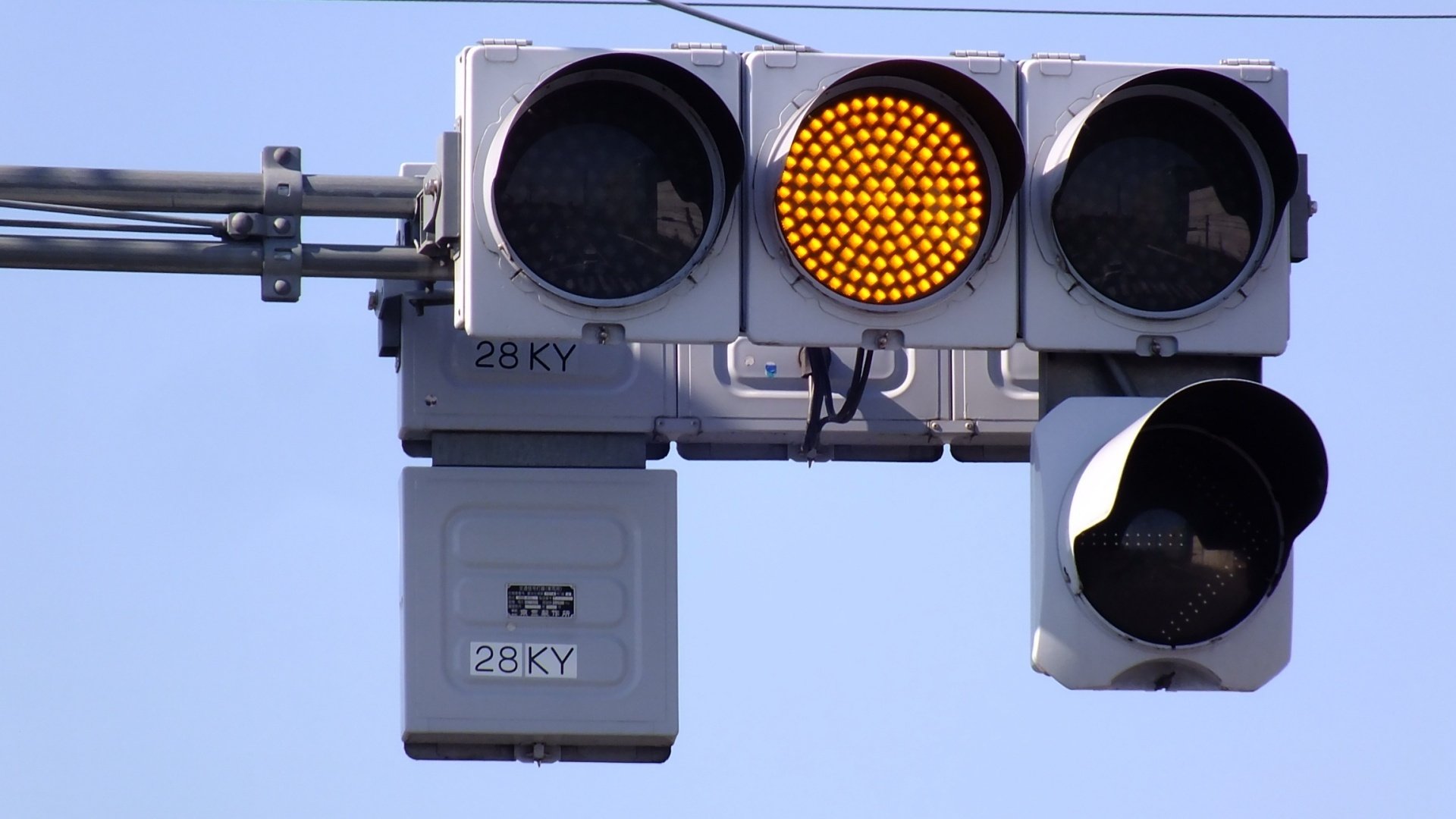 京三VSS面拡散ユニット＋日信厚型LED右折矢印灯 in 東松山市小松原町