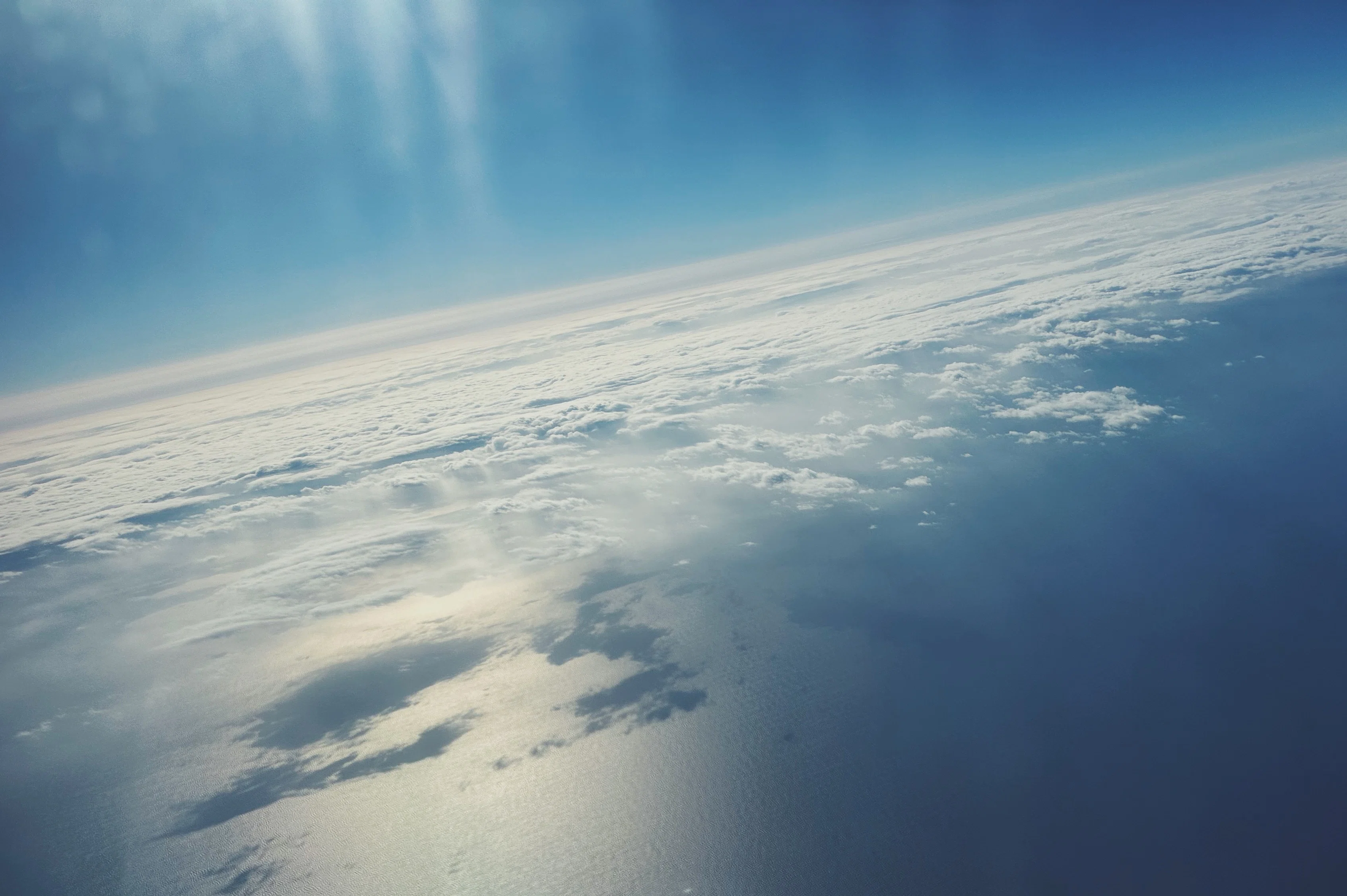  空から見た海の上の雲 #5215｜稲垣純也 