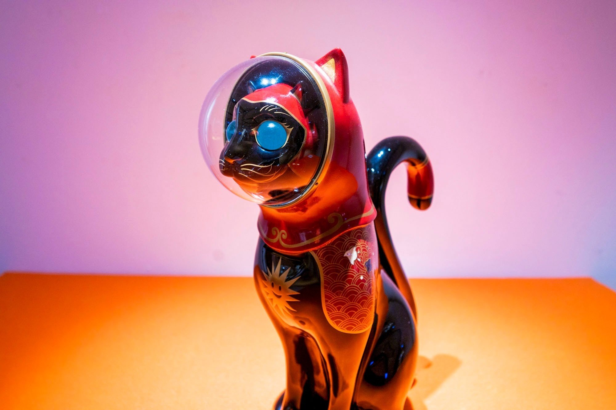 世界最速の彫刻”も”もふもふ”な彫刻も。個性豊かな「SHIP'S CAT」たち