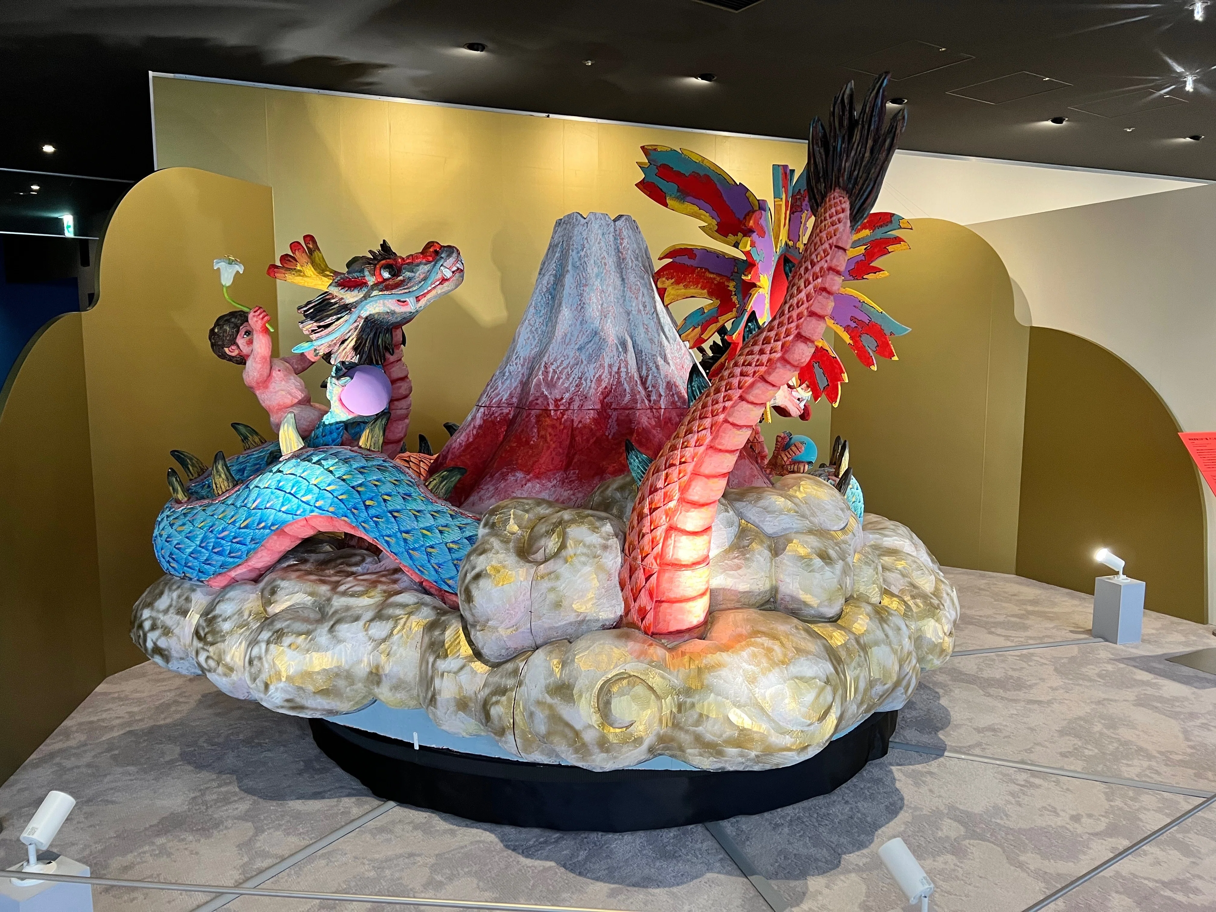 絹谷幸二 天空美術館｜みにたま