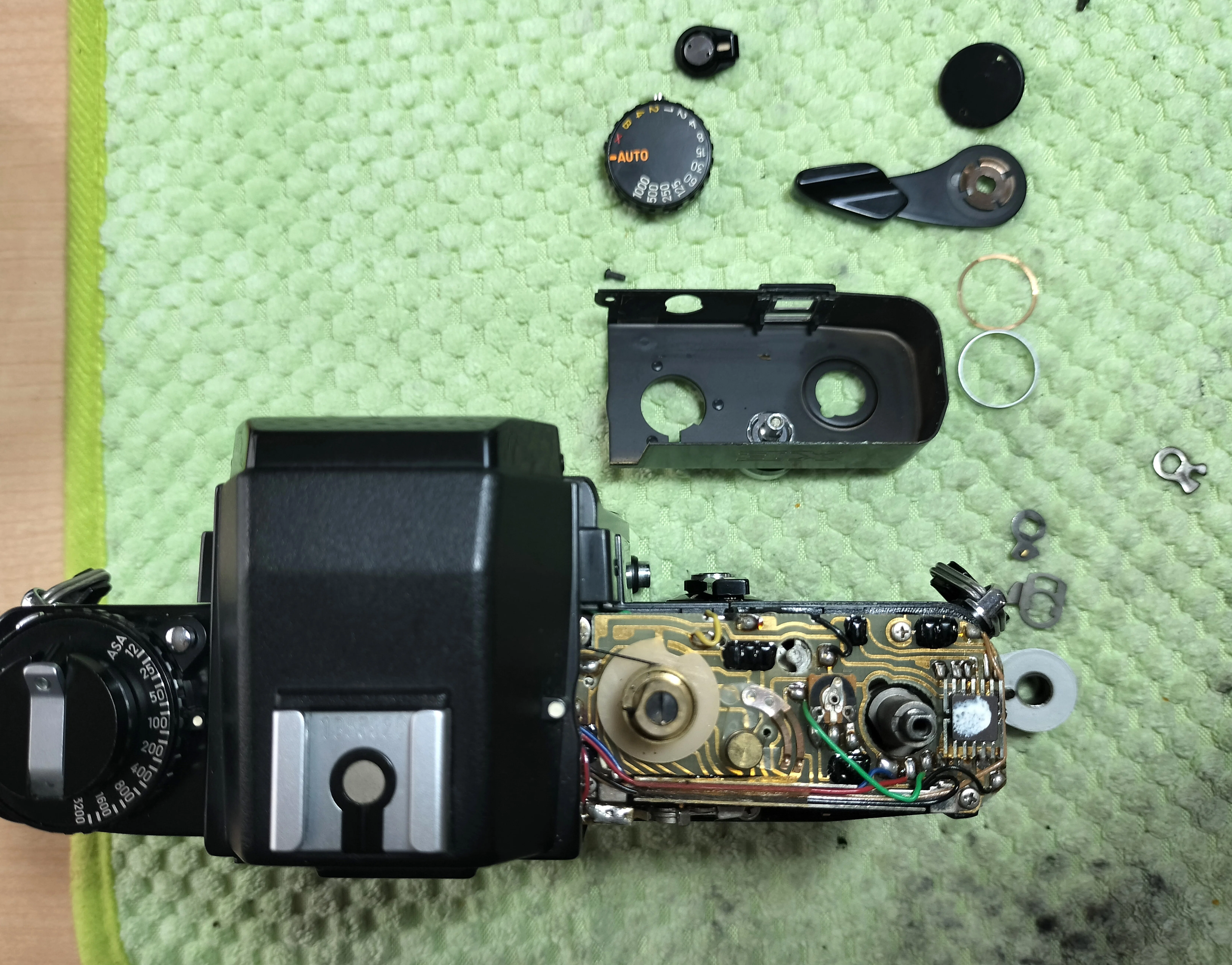 Minolta XEの分解｜フィルムカメラ修理のアクアカメラ