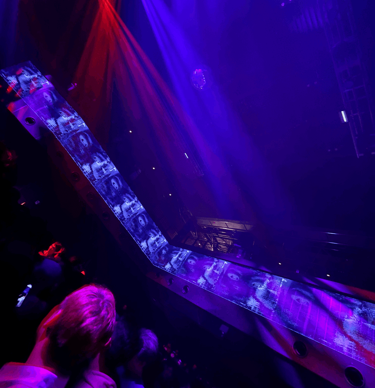 玄関まで、東京 imgrc0076329201.gif