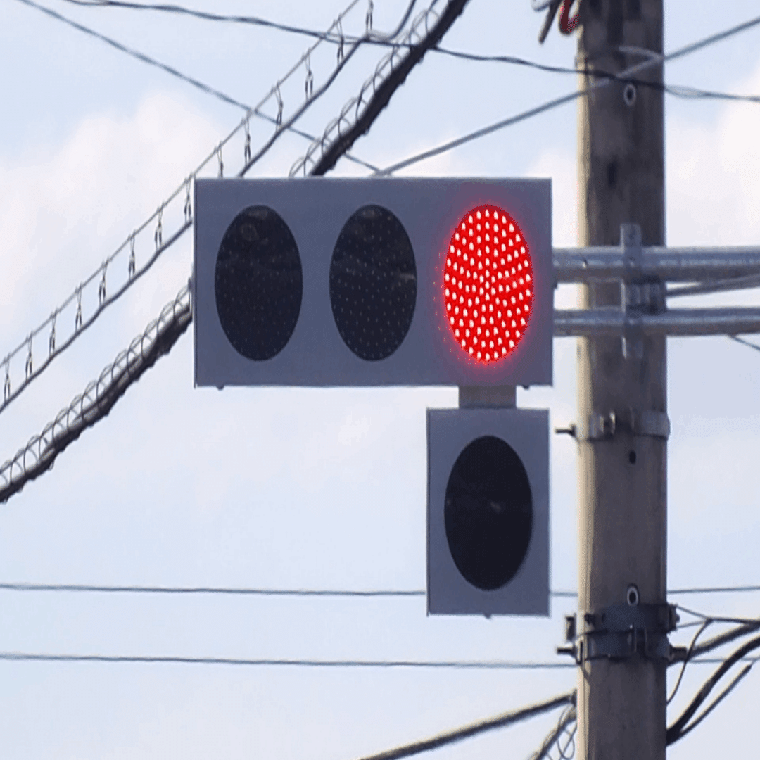 信号電材低コスト250㎜＋右折矢印灯がある寺尾町北交差点 in 高崎