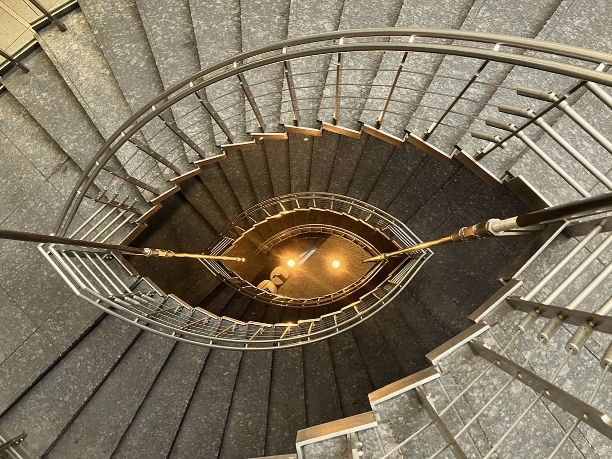 階段 品川セントラルガーデンに続く螺旋階段（東京都港区）｜階段が好き