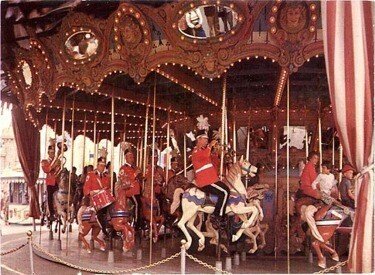 【入手困難】上海ディズニーランド アートコレクション メリーゴーランド 入手困難】上海ディズニーランド アートコレクション