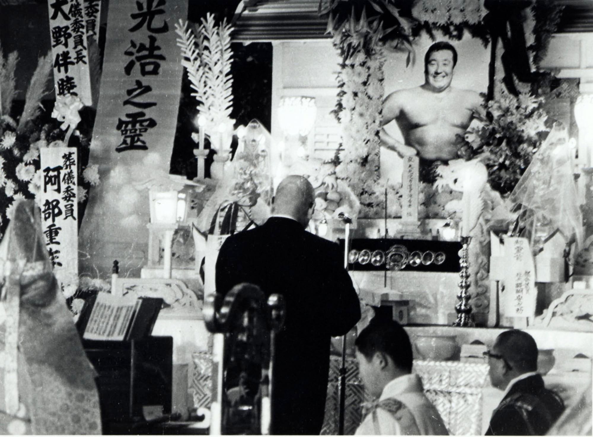 プロレスの鬼 力道山 写真集 力道山写真集―プロレスの鬼 (1972年) |本 | 通販 | Amazon