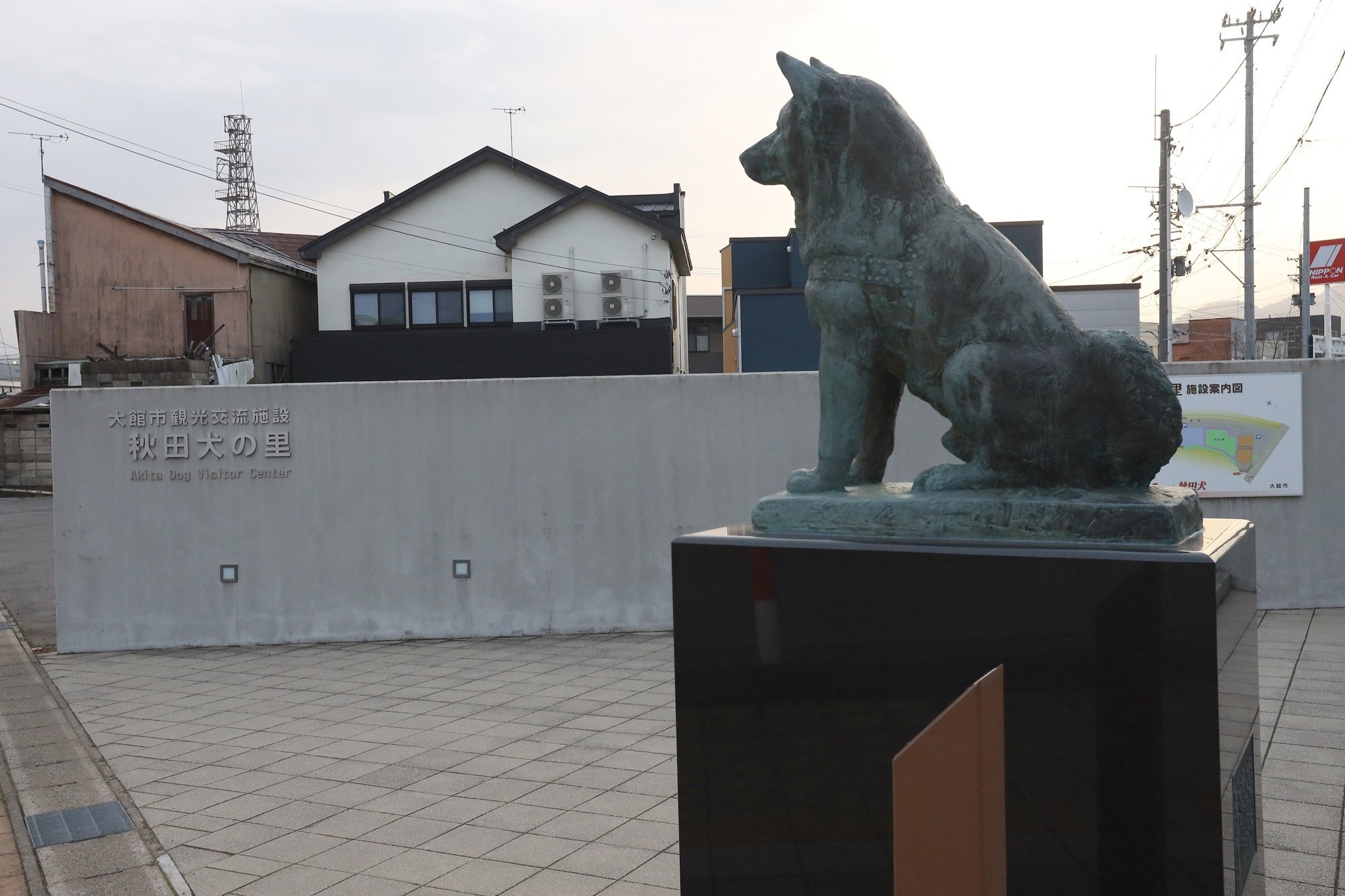 ハチ公がいる風景、秋田・大館｜ぽんかん