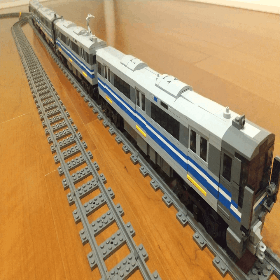 個人作品】 JR西日本521系電車 by Rinta｜灘校LEGO同好会