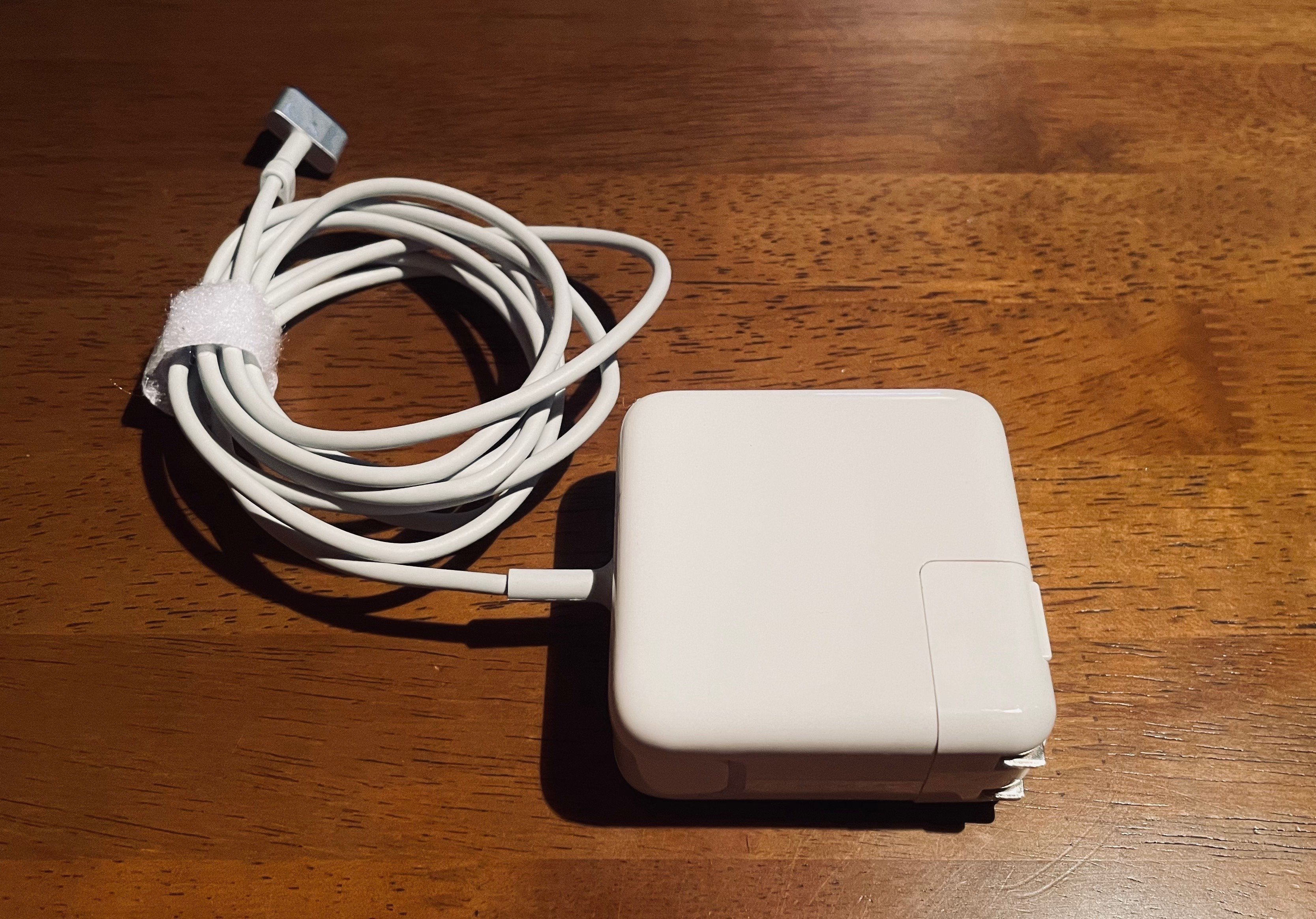 早割ex 訳あり品】MacBook 充電器付き 13インチ 2011年式 行なっ Air MacBook本体