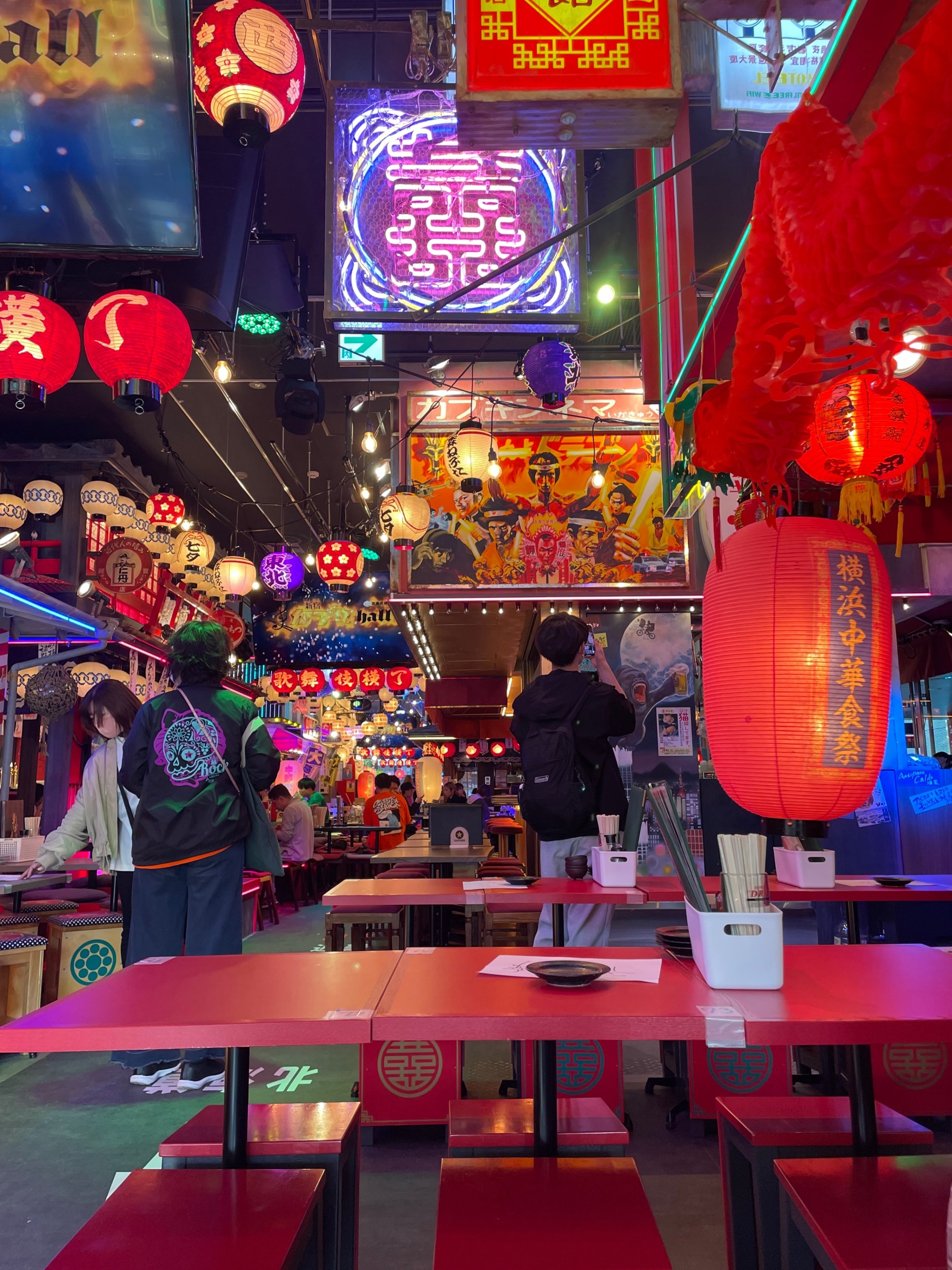 10個 歌舞伎町 一番街 ネオン キーホルダー メタル 新宿