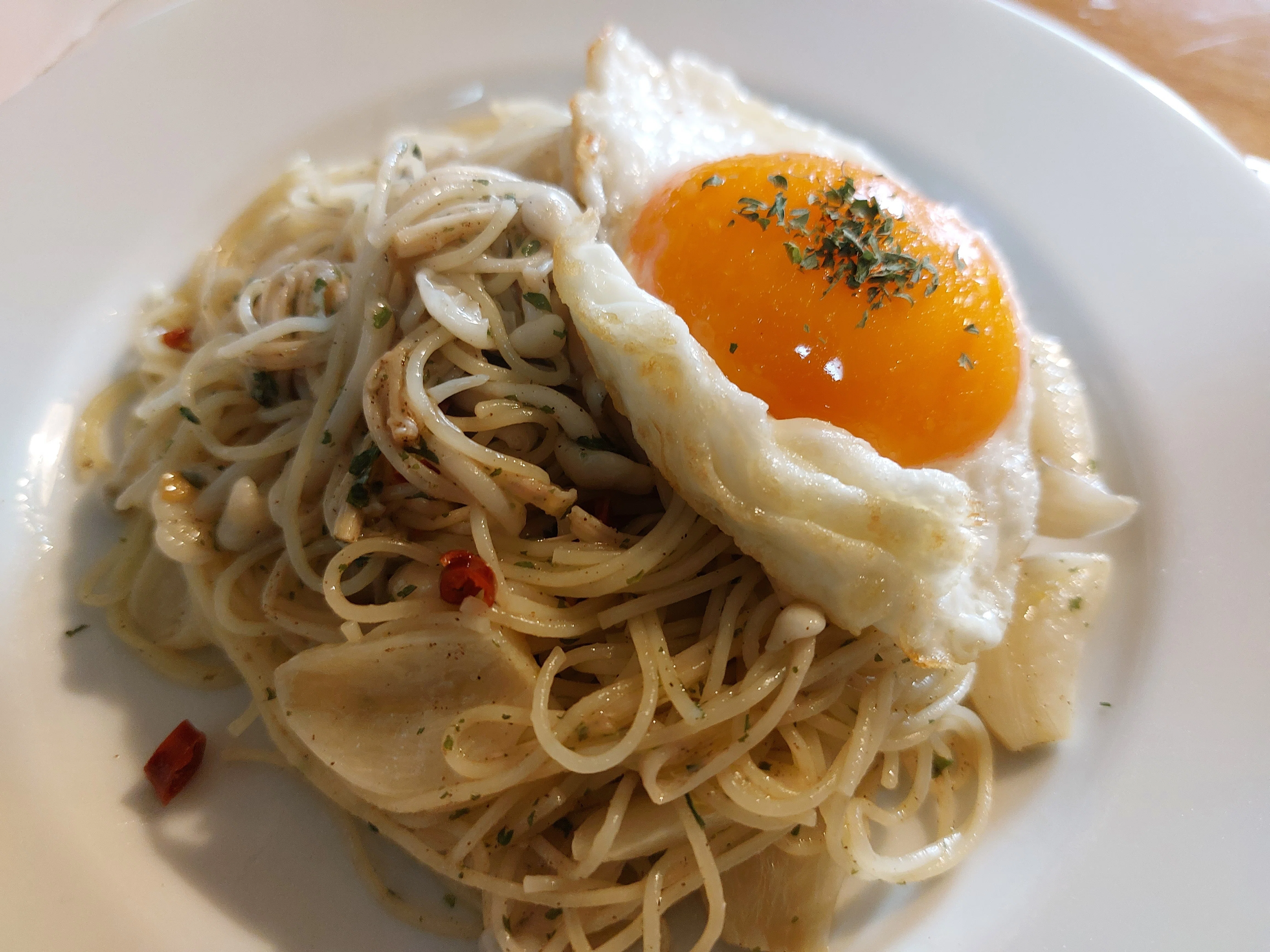ペペロンチーノ 2025年1月14日（火）より、セブンイレブンが「エースコック 東京拉麺
