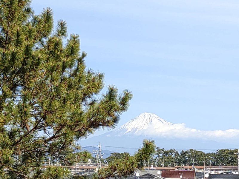 静岡市三保松原文化創造センターみほしるべから見える富士山の写真