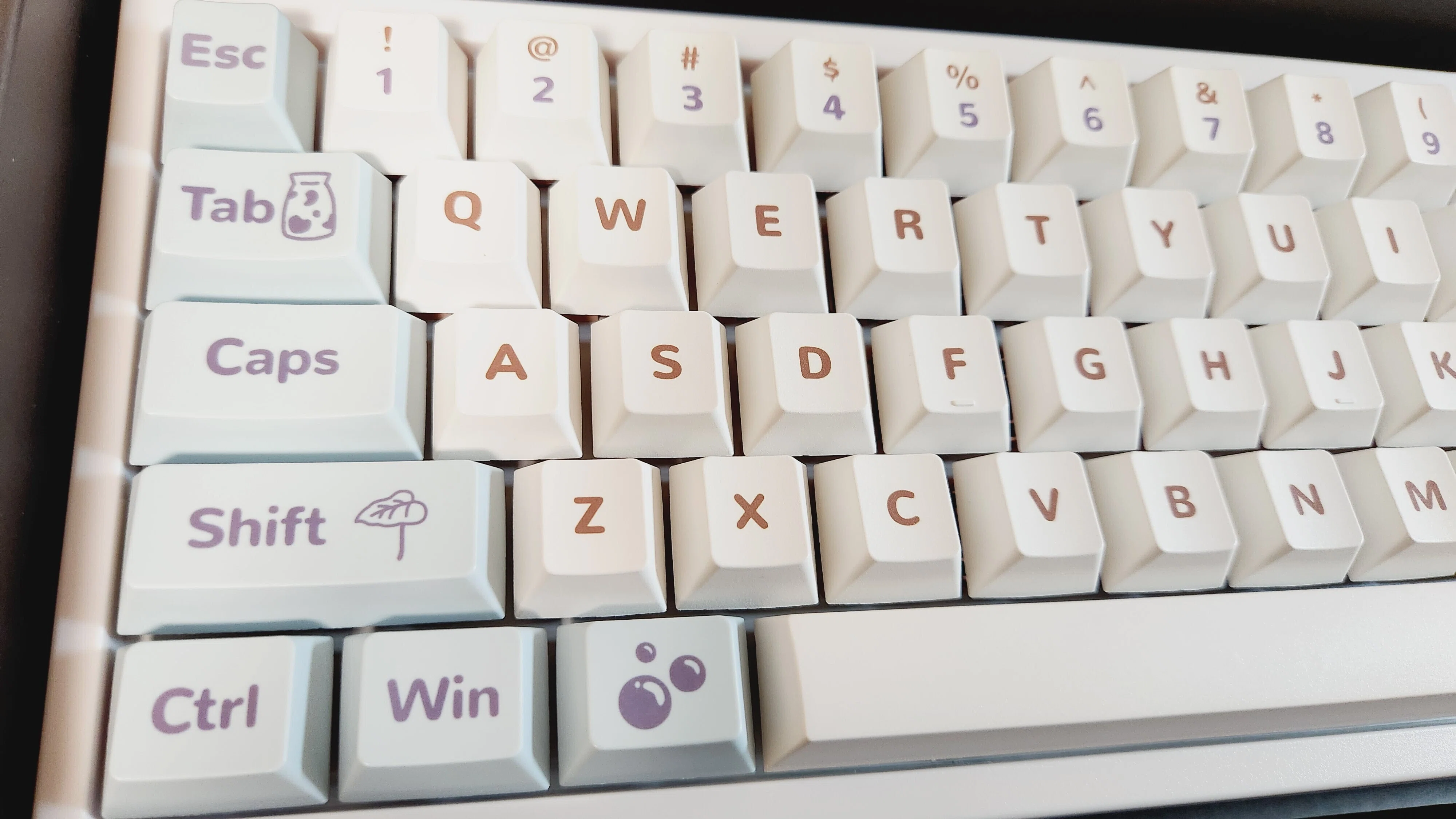 可愛いデザイン：YUNZⅡ VN66 カワウソキーボード｜わちゃ