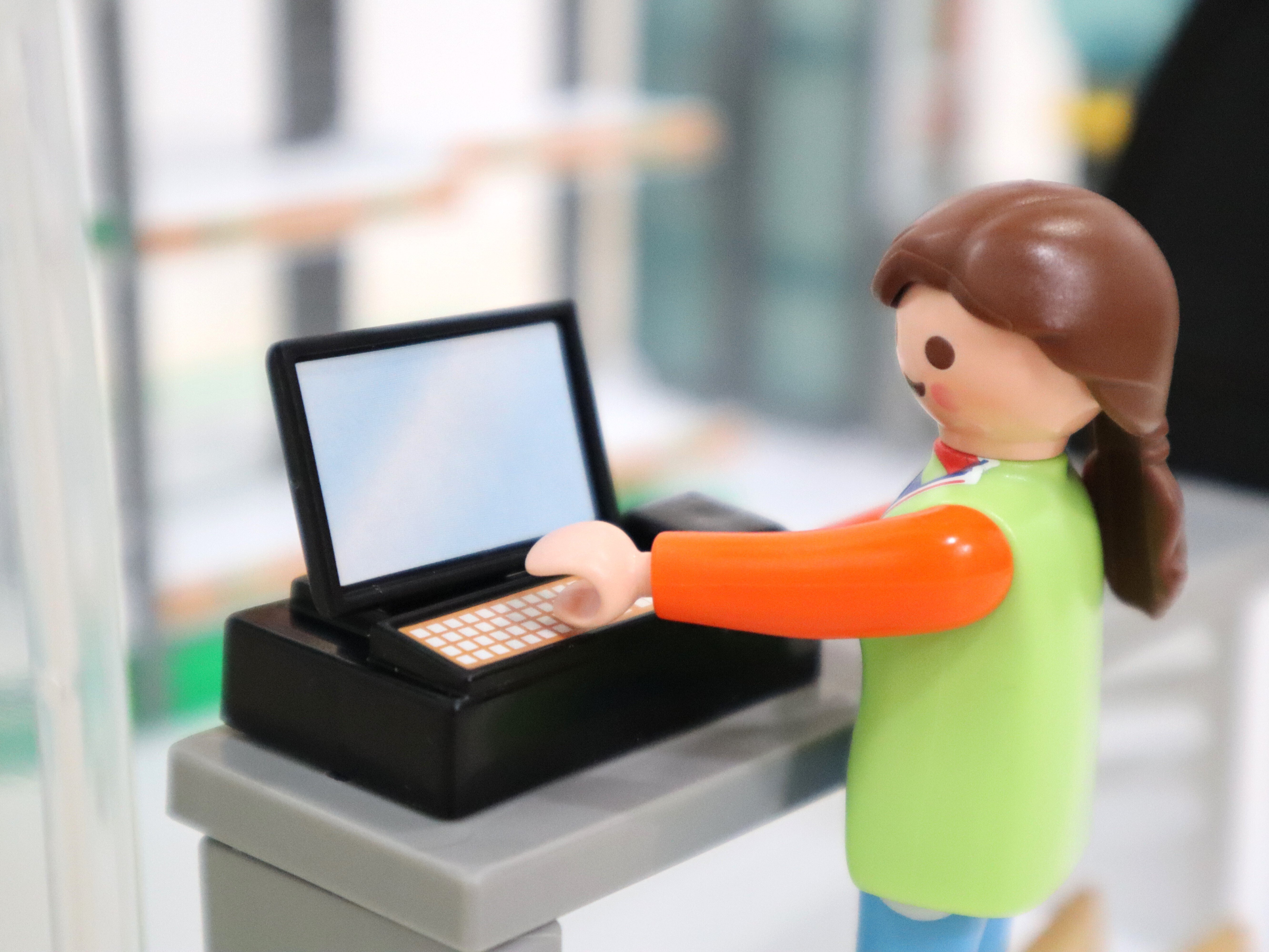 mini brandsのコンビニで遊んでみた｜こねてる×playmobil