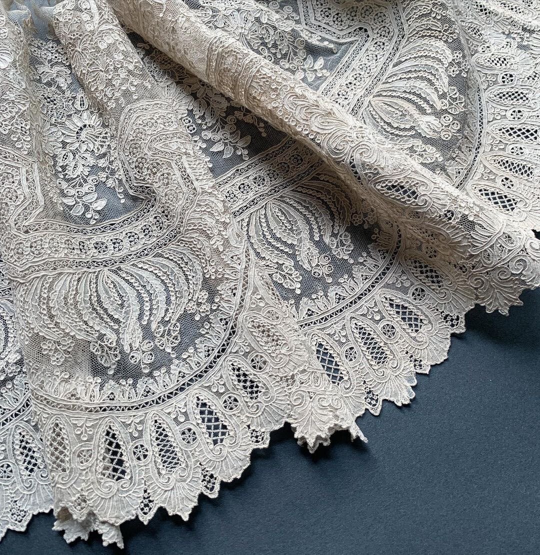 アンティーク ポワンドヴェニスレース ブラーノドイリー スカラップ