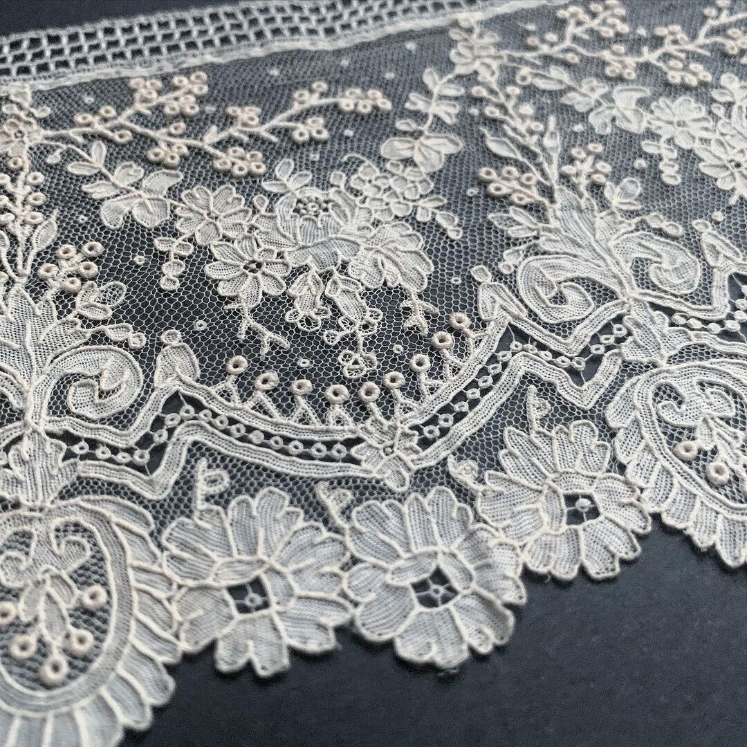 アンティーク ブラーノレース ポワンドヴェニス ローズ ニードルワークドイリー アンティーク ブラーノレース ポワンドヴェニス 番い鳥の