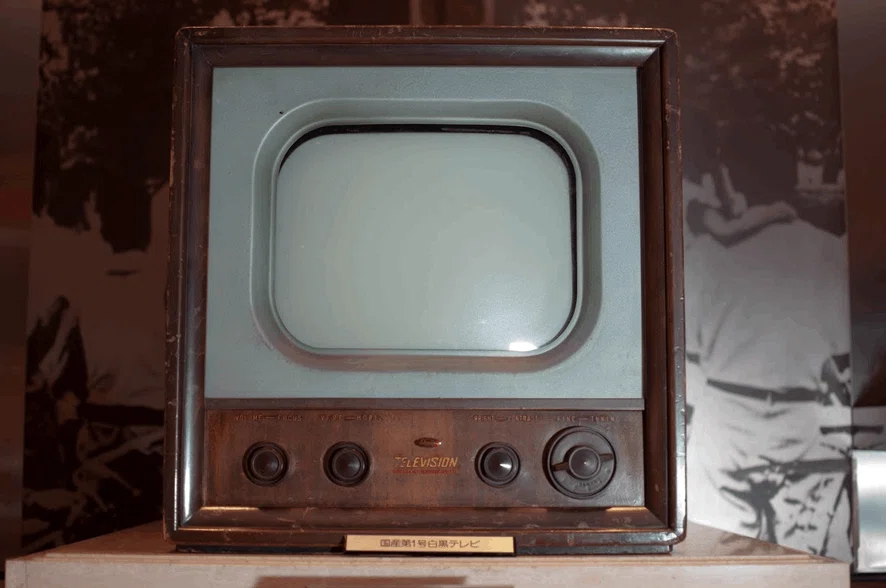 1970年代のパソコンとテレビ放送が始まるまでの2年間｜シャープ公式