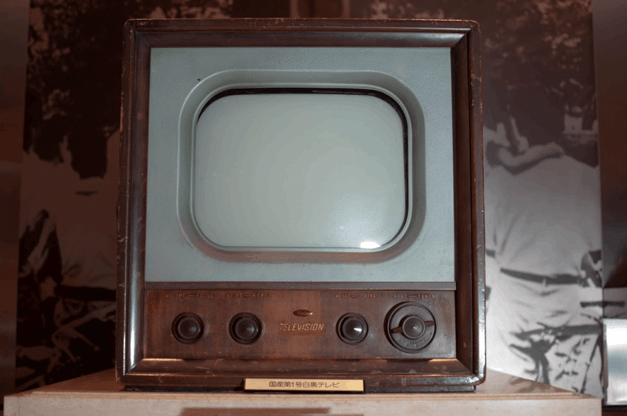 1970年代のパソコンとテレビ放送が始まるまでの2年間｜シャープ公式