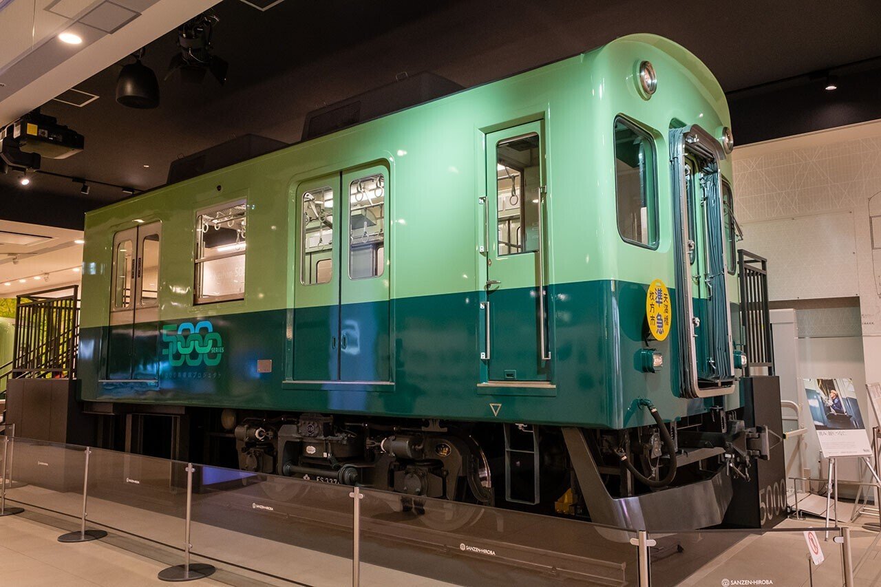 鉄道　ワンマン 京王5000系 (5731F 京王ライナー41号 橋本行き) 撮影場所：京王