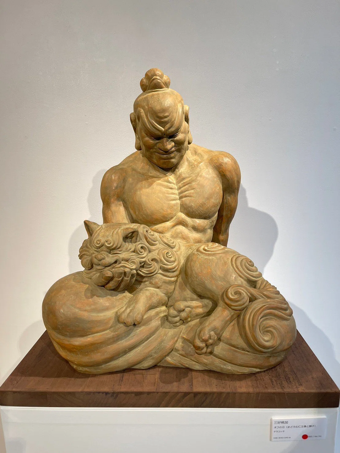 三好桃加個展「仁王像たちのオフの日」｜+DA.YO.NE.