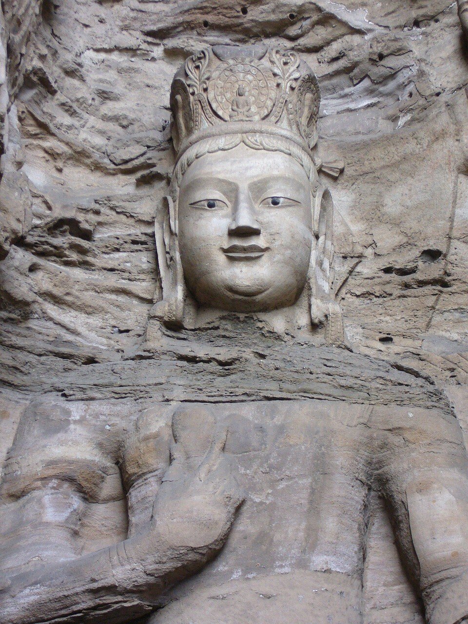 □仏の微笑みが石に迫る、雲崗石窟の神秘‼｜たびチョク 日本