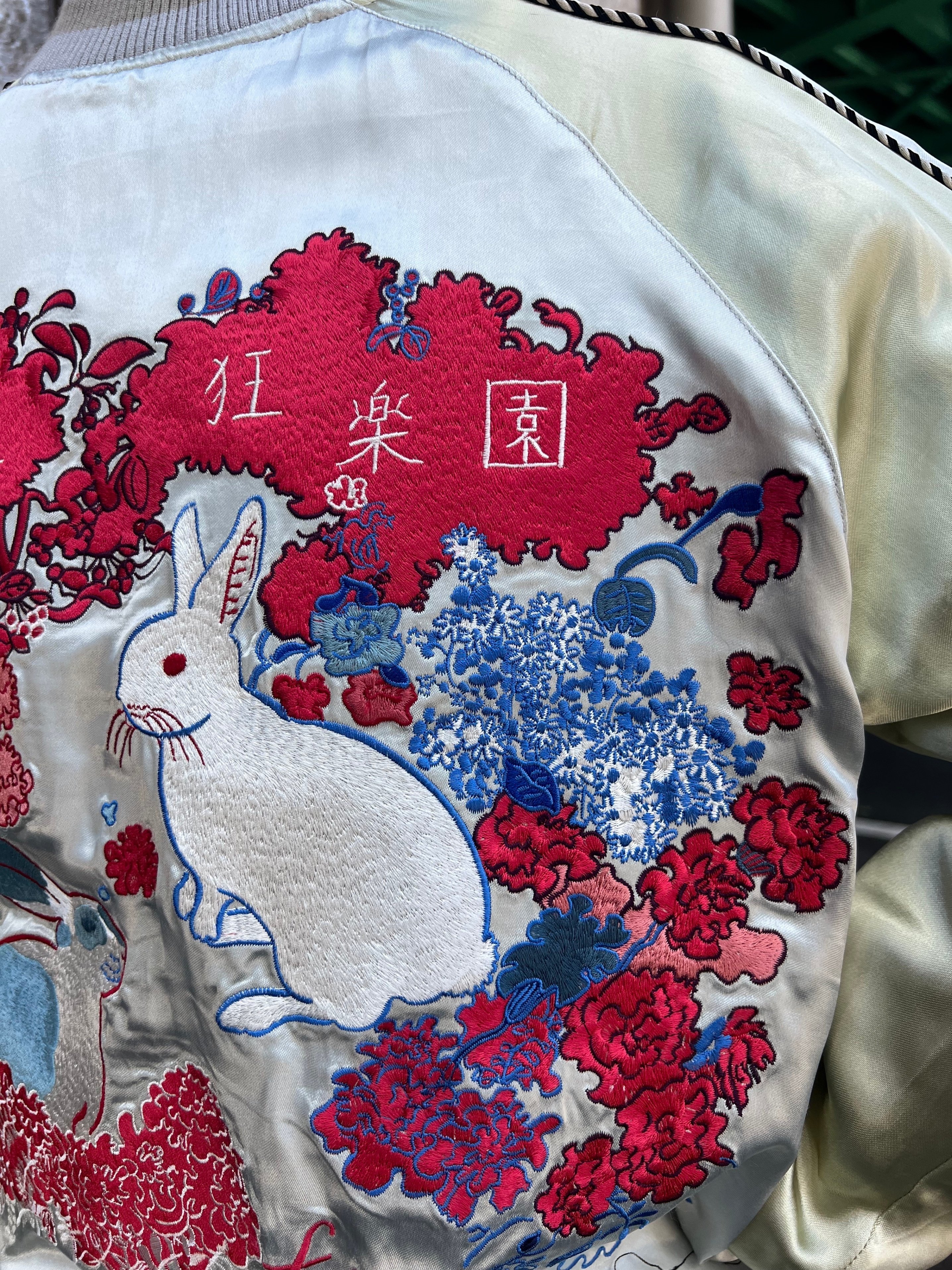 夏の気配なのに、コート先行予約会あるわ🧥】5 月 の 販 売 情 報