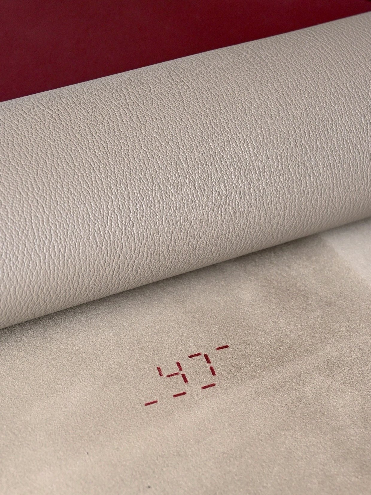 フランス産の山羊革と製作風景｜enfoque / 革小物職人