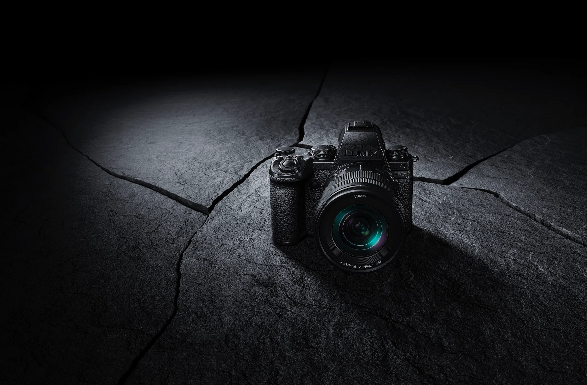 LUMIX S5IIXのブラックデザインは、「創作意欲」を変えるのか｜Keng