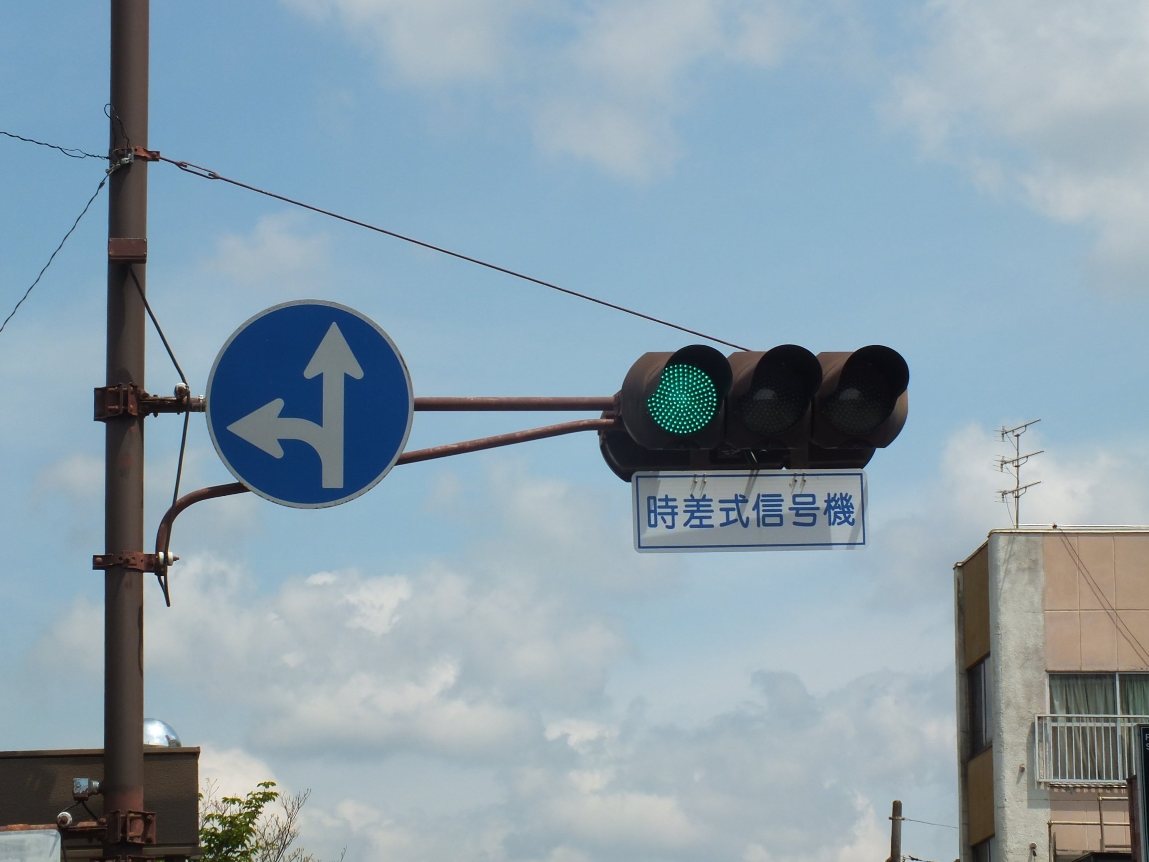 交通信号制御機 カスタム品 信号機 交通信号制御機 カスタム品 信号機 コイト電工 製品・技術│交通