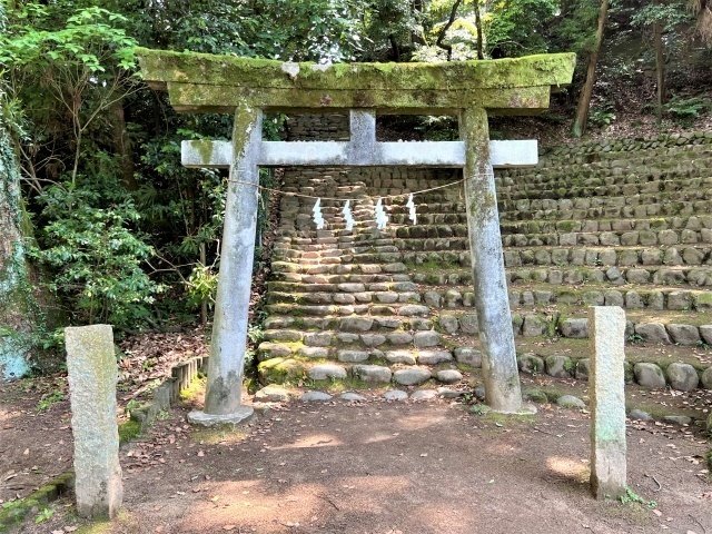岩崎神社の鳥居