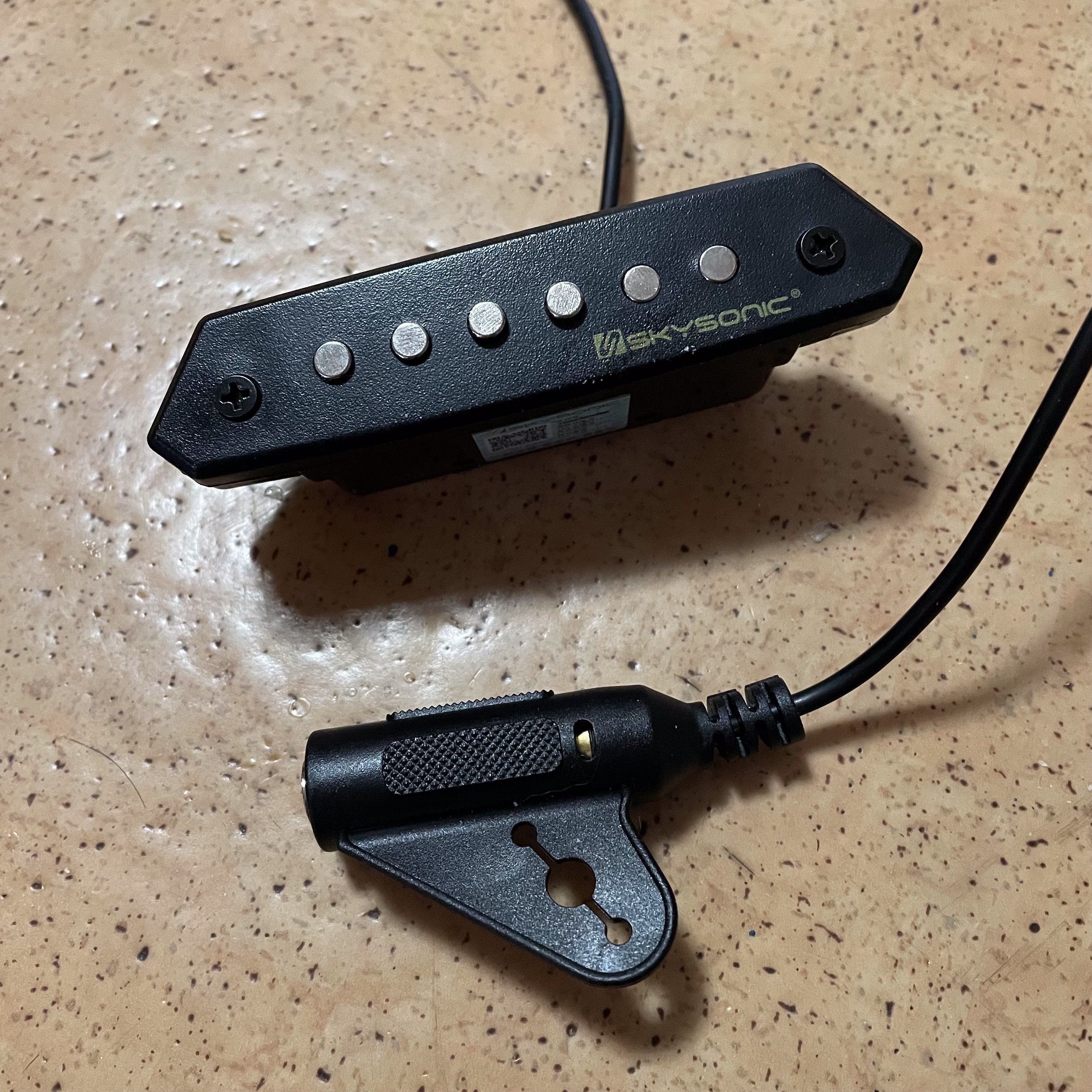 アコースティックギターにピックアップを付けた｜Shuichi. Koyama