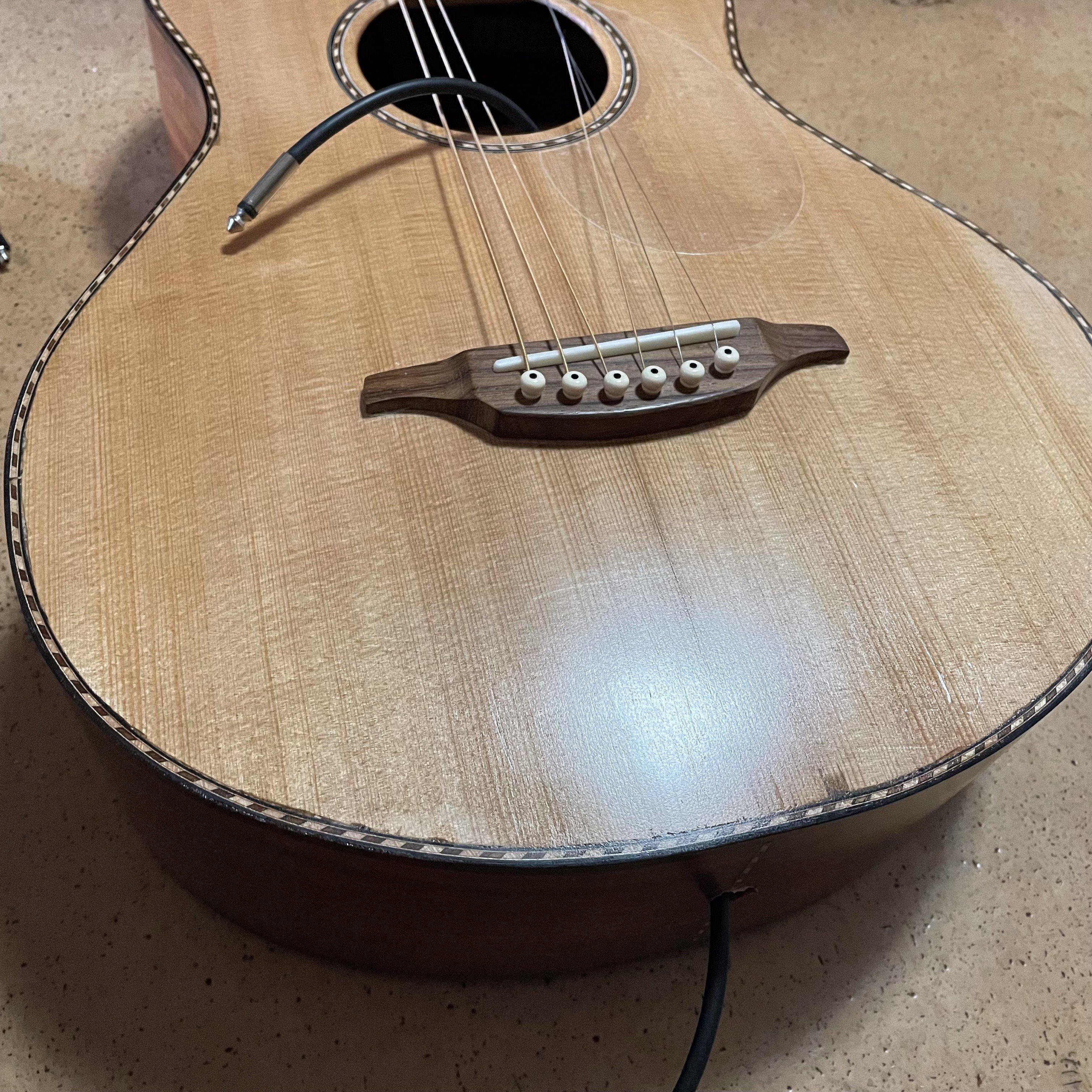 アコースティックギターにピックアップを付けた|Shuichi. Koyama アコースティックギターにピックアップを付けた|Shuichi. Koyama